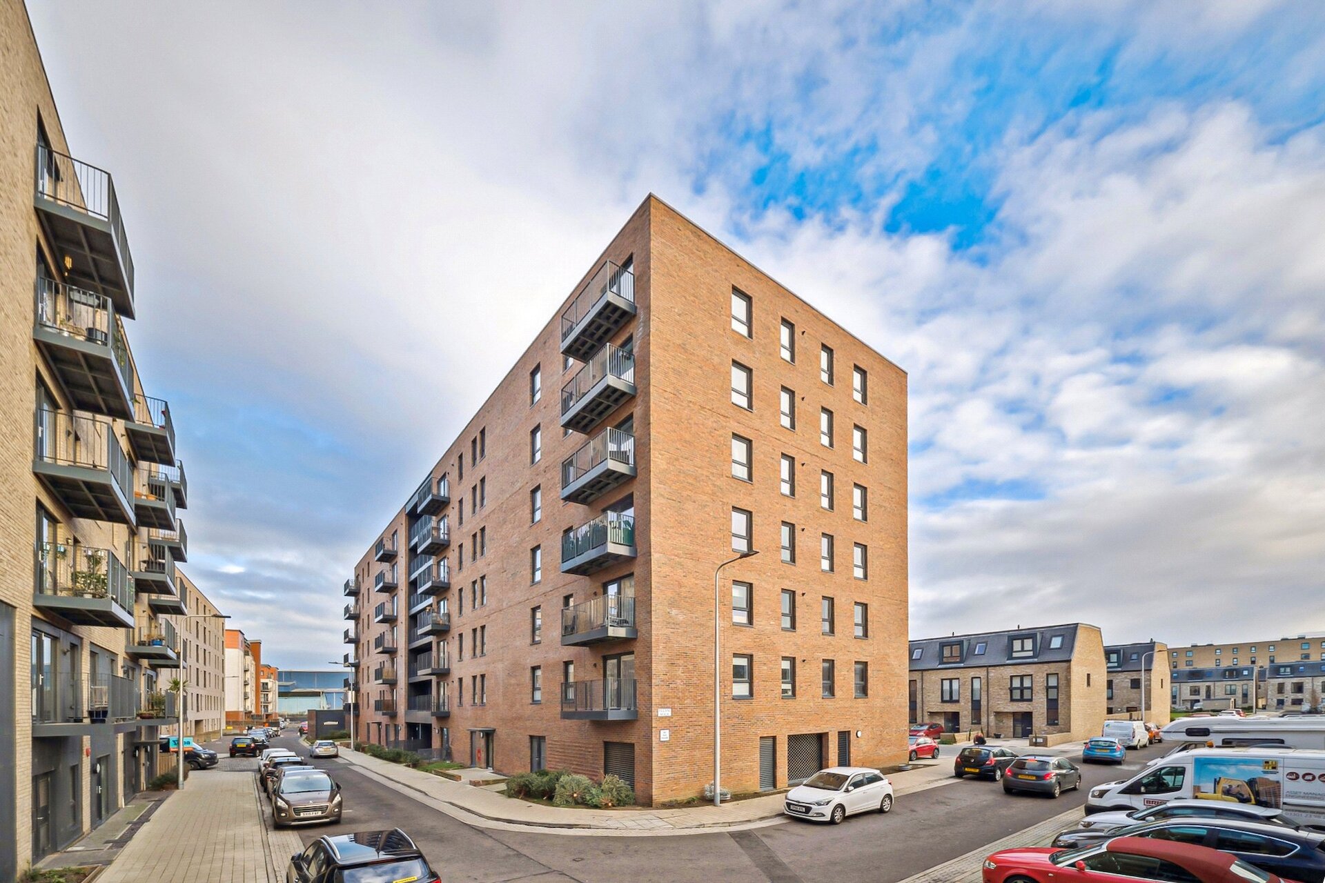19/4 Pillans Place, Leith, Edinburgh, EH6 7FJ - Picture #1