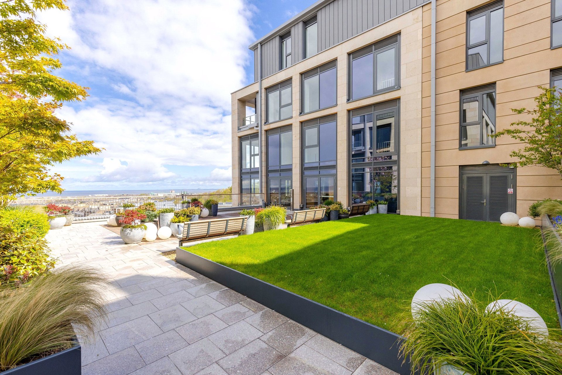 Flat 5 (Pavilion A), 1 St James Place, Edinburgh, Midlothian, EH1 3BP - Picture #16