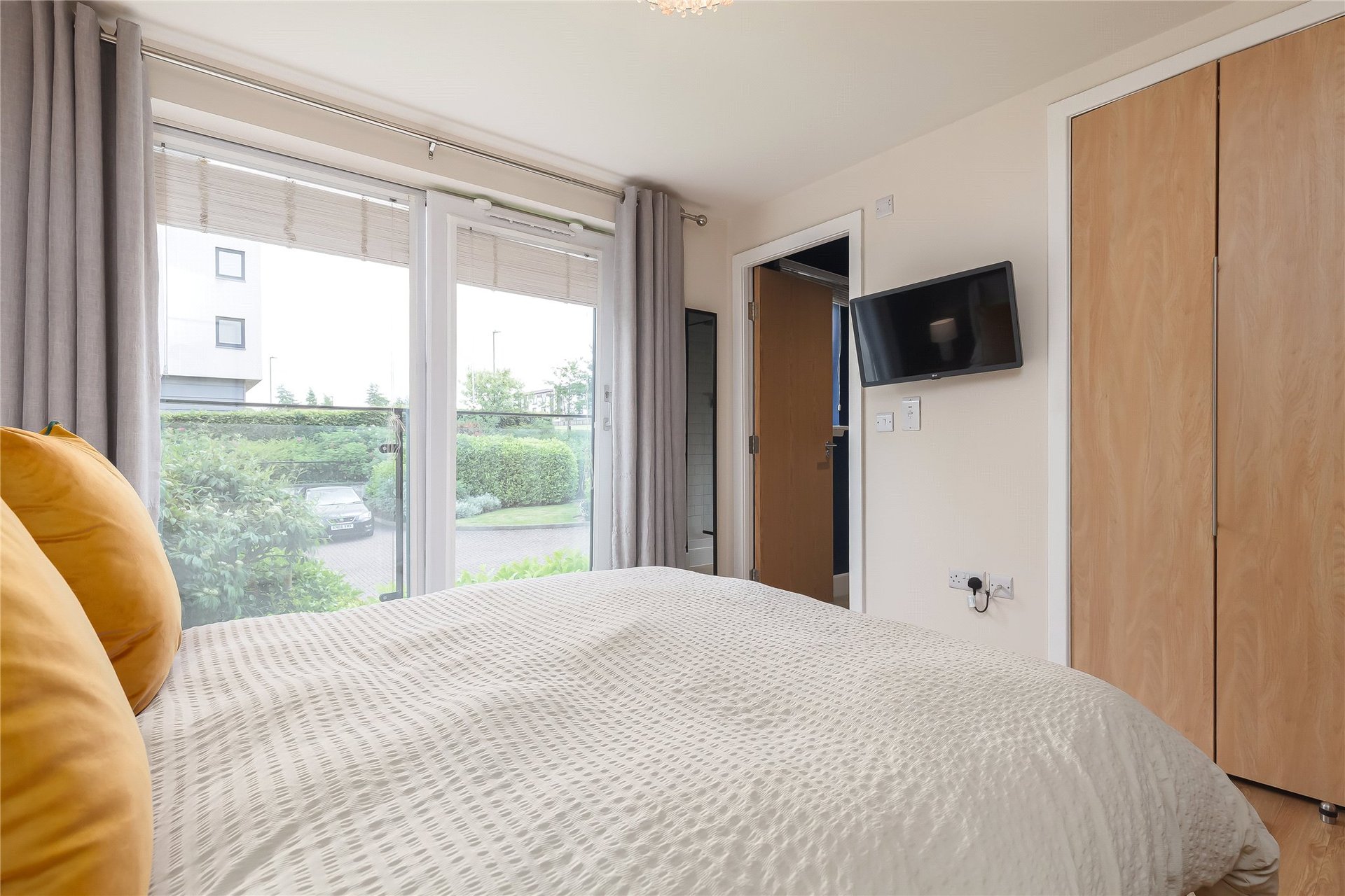Flat 3, 1 Burnbrae Park, Edinburgh, EH12 8AN - Picture #9