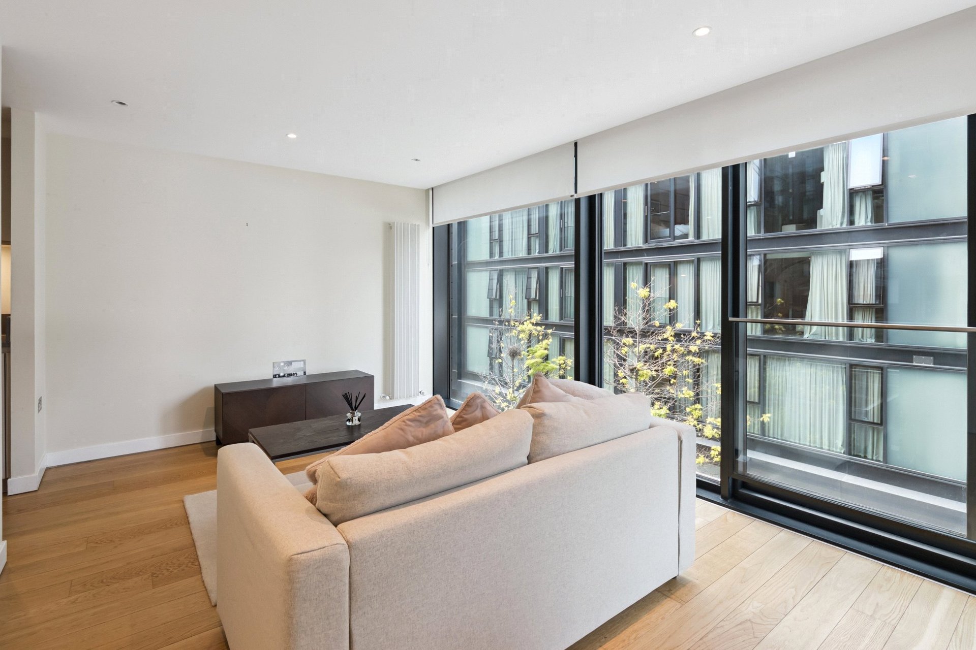 Flat 7, 35 Simpson Loan, Edinburgh, EH3 9GH - Picture #5