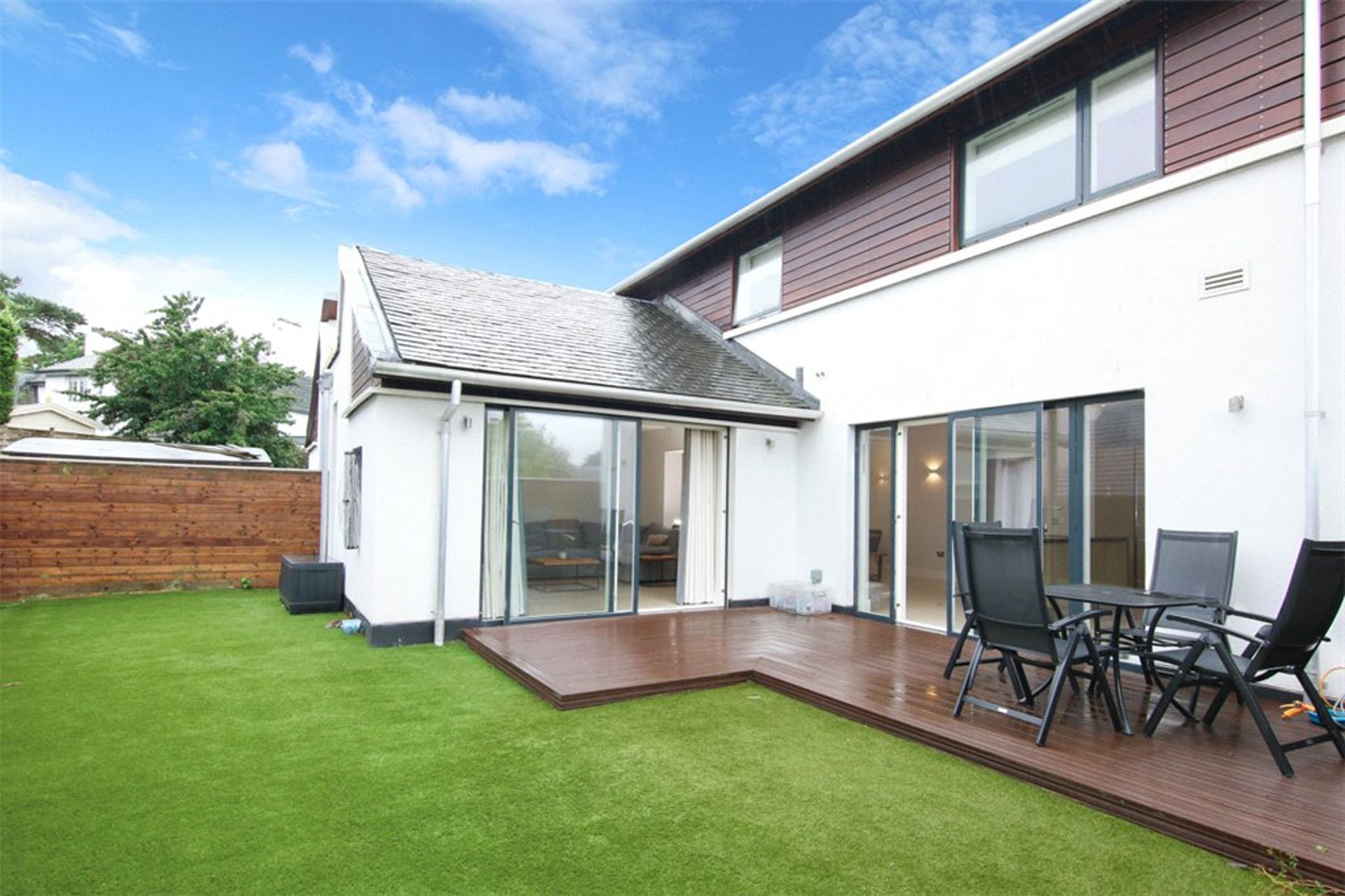 14 Brighouse Park Drive, Edinburgh, EH4 6QG - Picture #2