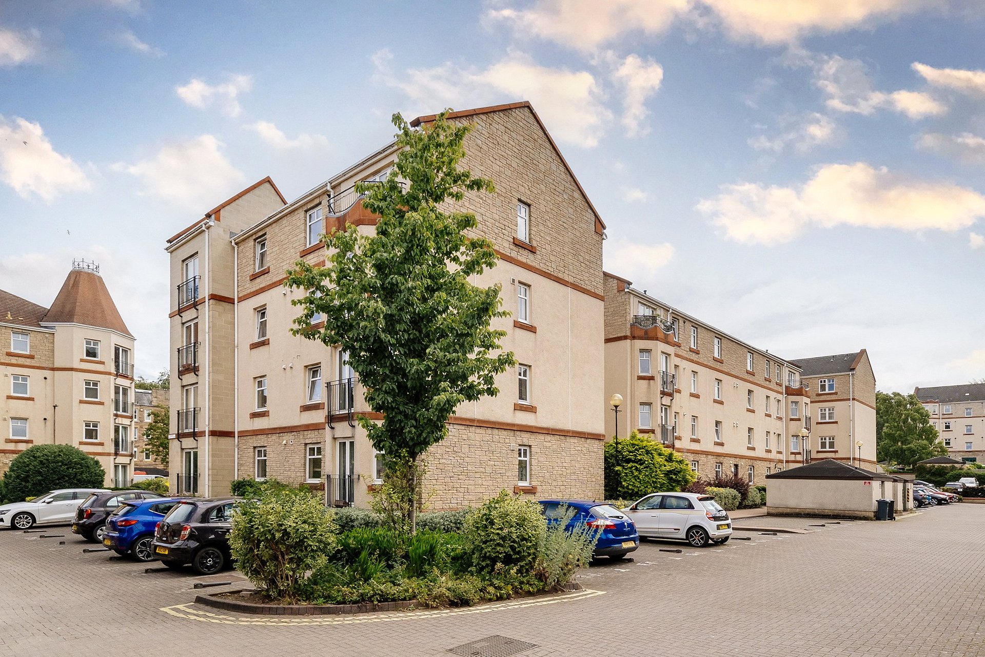 20/2 Sinclair Place, Edinburgh, EH11 1AH - Picture #23