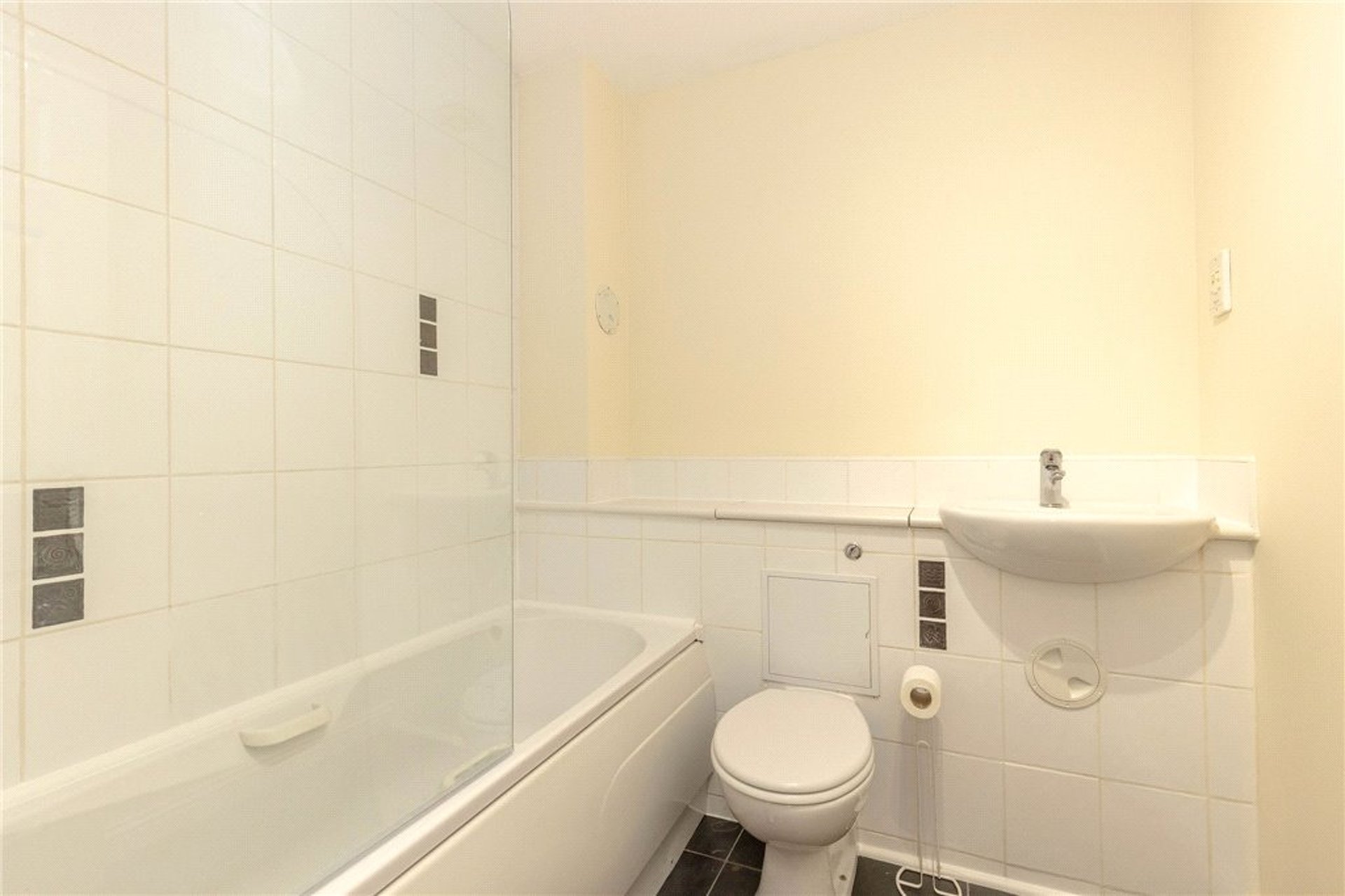 8 Burnvale Place, Livingston, West Lothian, EH54 6GD - Picture #8