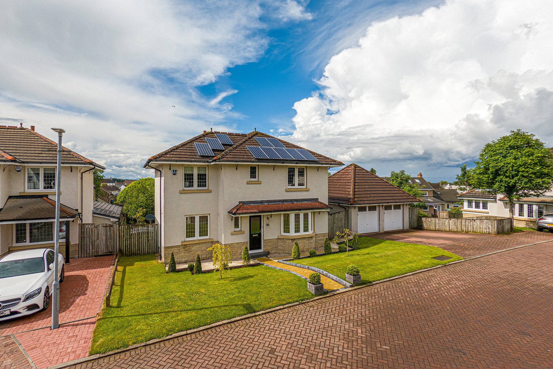 19 St. Vigeans Place, Newton Mearns, Glasgow, G77 6FB - Picture #1