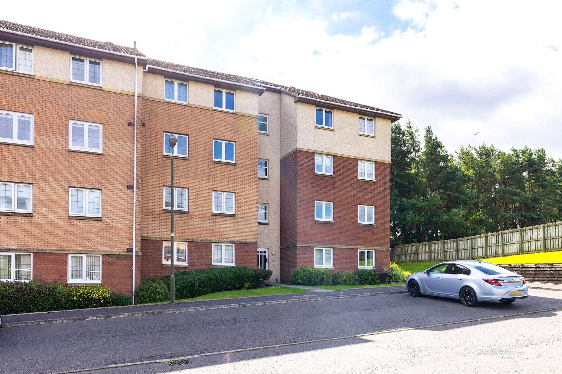 27 Burnvale Place, Livingston, West Lothian, EH54 6GD - Picture #1