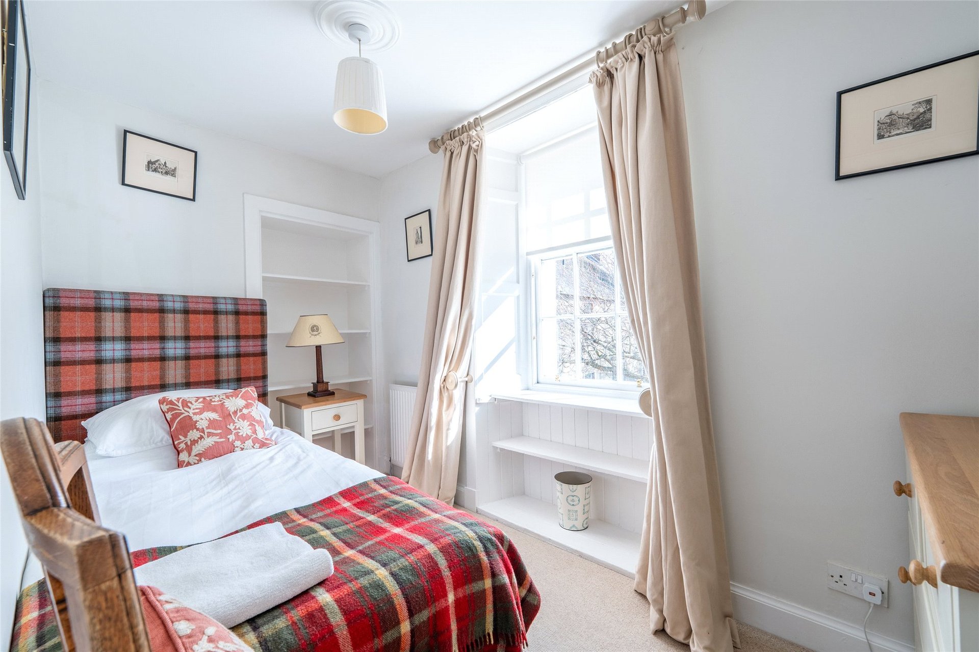The Old Schoolhouse, 1 The Square, Kingsbarns, St. Andrews, Fife, KY16 8SS - Picture #13