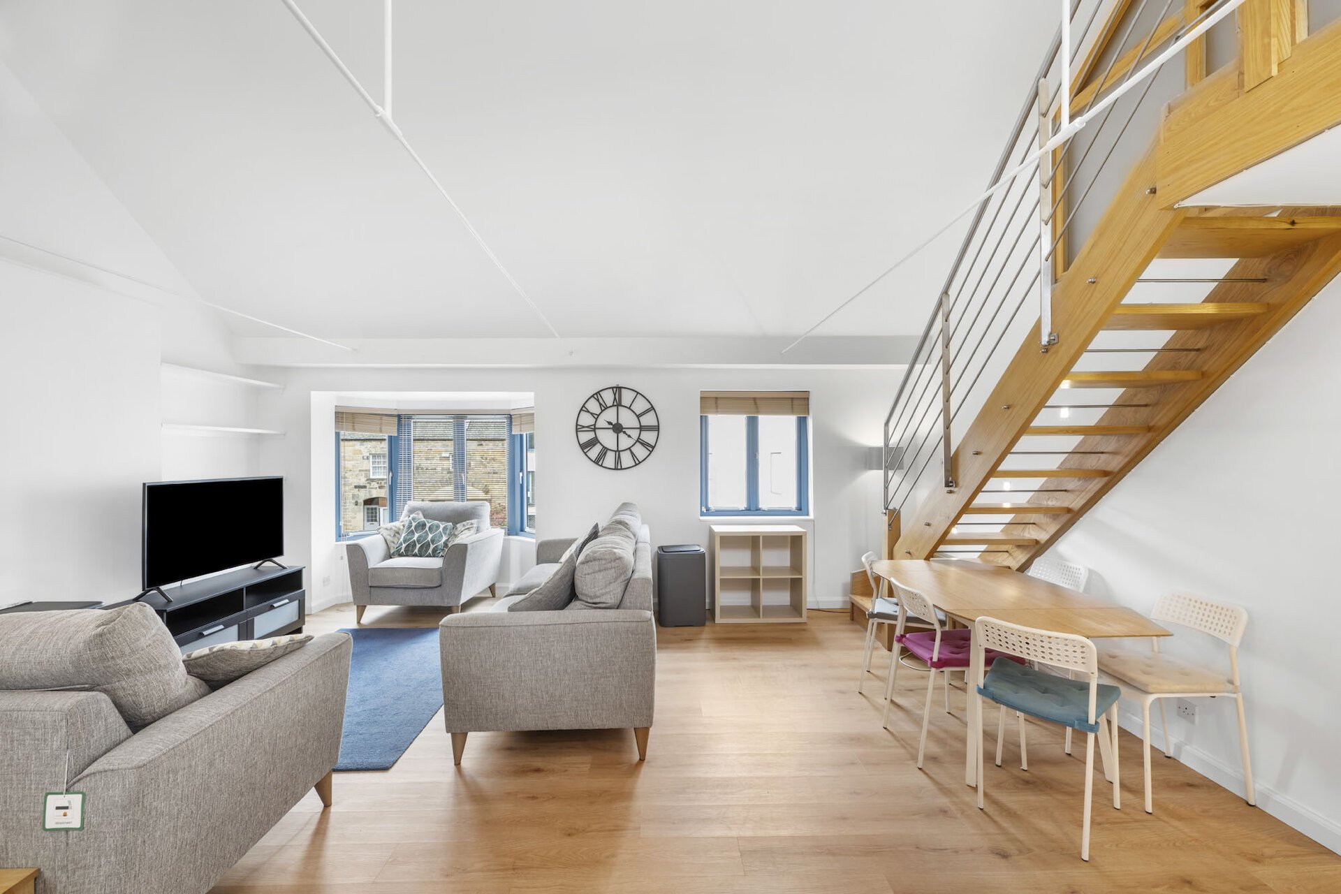 Flat 9, Buchanan Court, 130 Calton Road, Edinburgh, Midlothian, EH8 8JQ - Picture #1