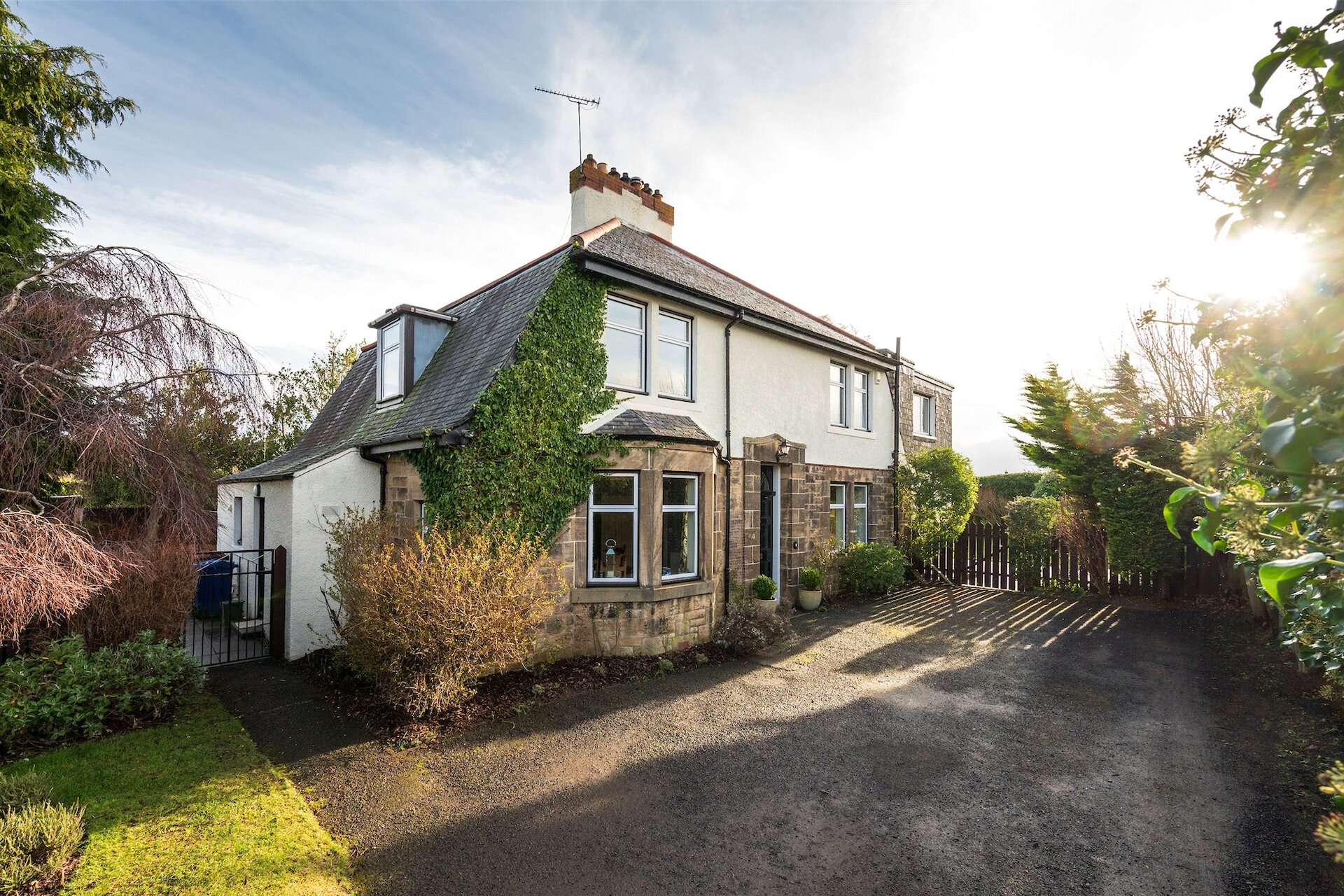 37 Golf Course Road, Bonnyrigg, Midlothian, EH19 2HZ - Picture #1