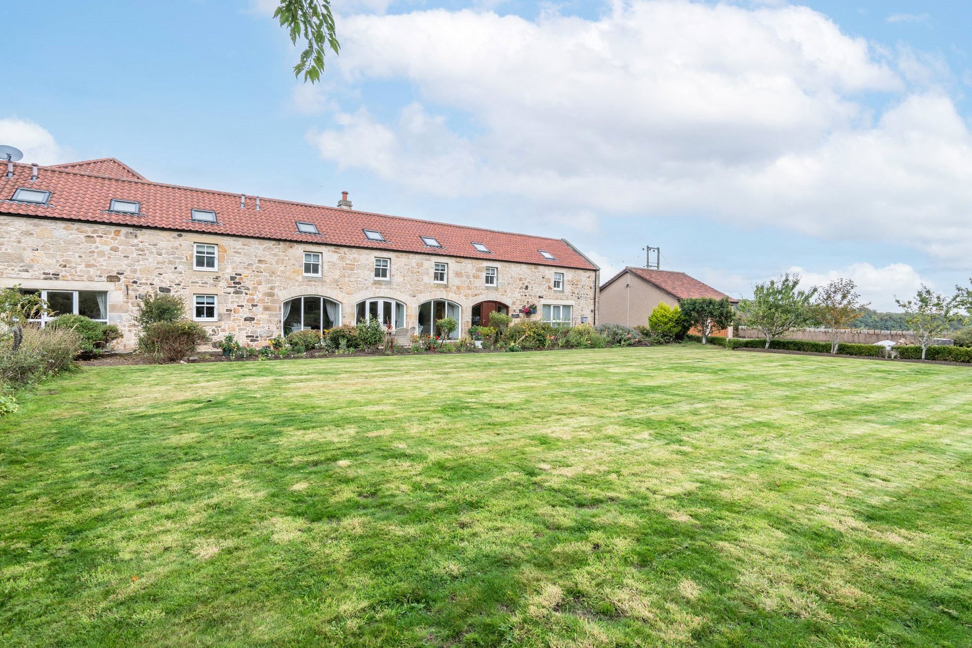 The Brambles, 1 Balwearie Steading, Kirkcaldy, Fife, KY2 5UL - Picture #1