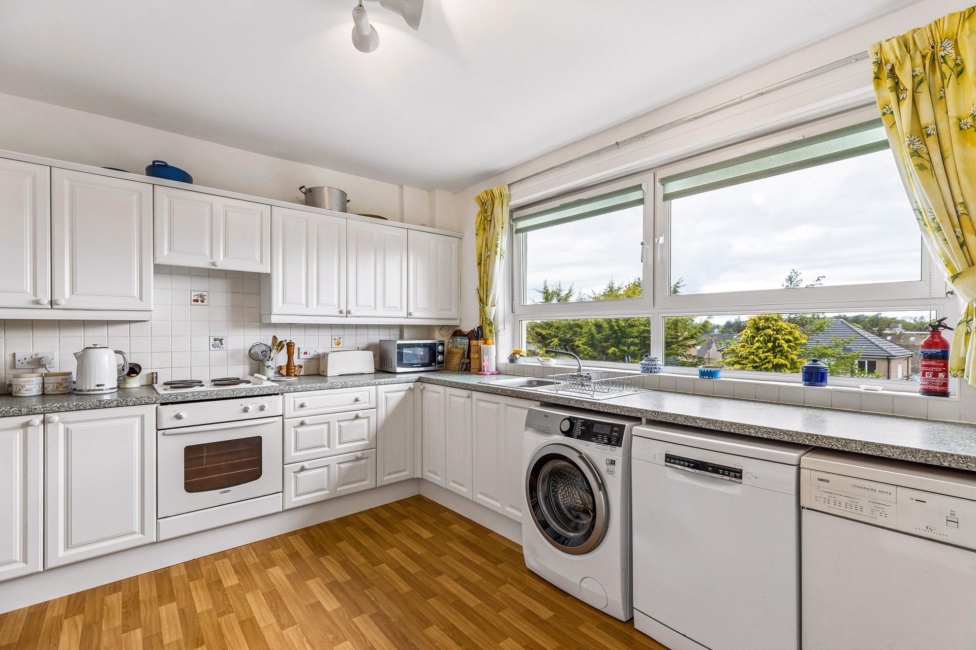 2/2, Douglas Court, 3 Douglas Drive, Newton Mearns, Glasgow, East Renfrewshire, G77 6HS - Picture #12