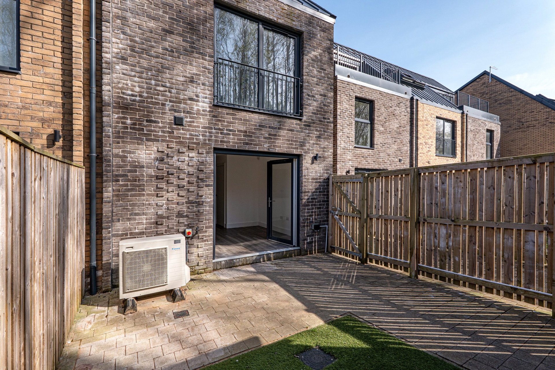 28 Festival Court, Prince's Quay, Glasgow, G51 1BD - Picture #27