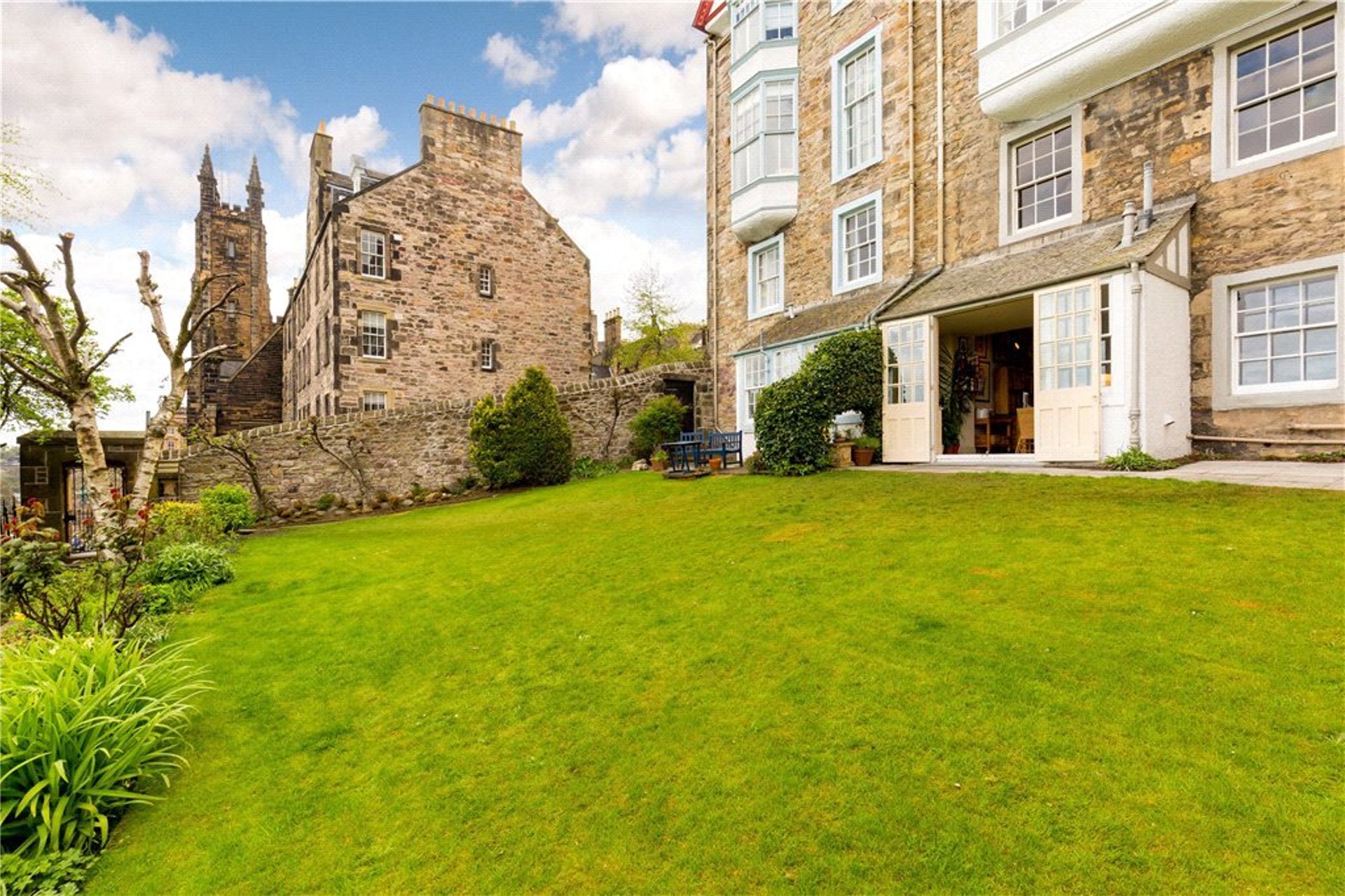 2 Ramsay Garden, Edinburgh, EH1 2NA - Picture #27