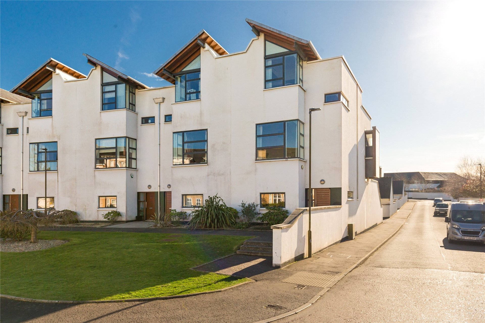 7 Brighouse Park Cross, Edinburgh, EH4 6GZ - Picture #1