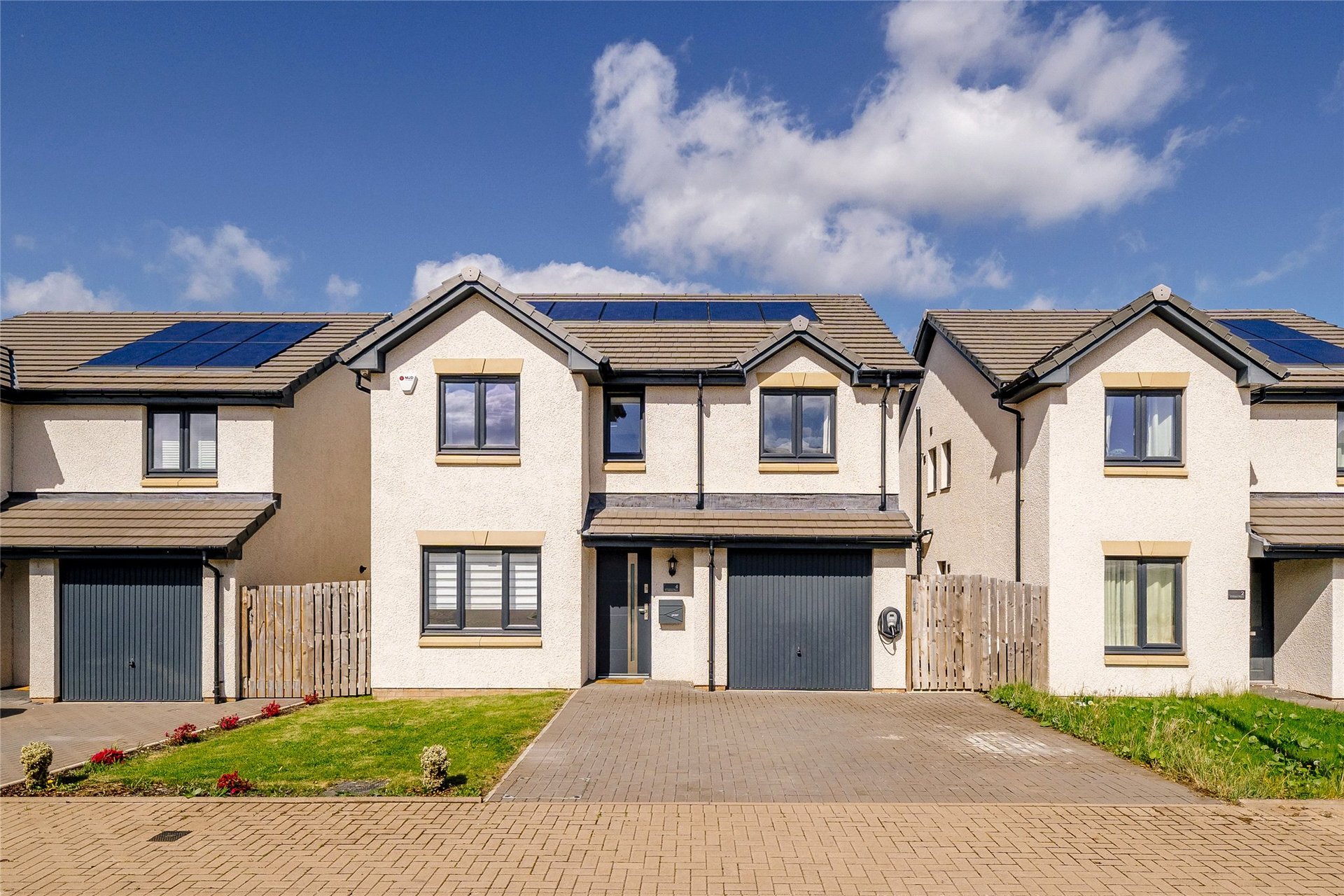 4 St. Aidens Place, Edinburgh, EH16 4YU - Picture #1