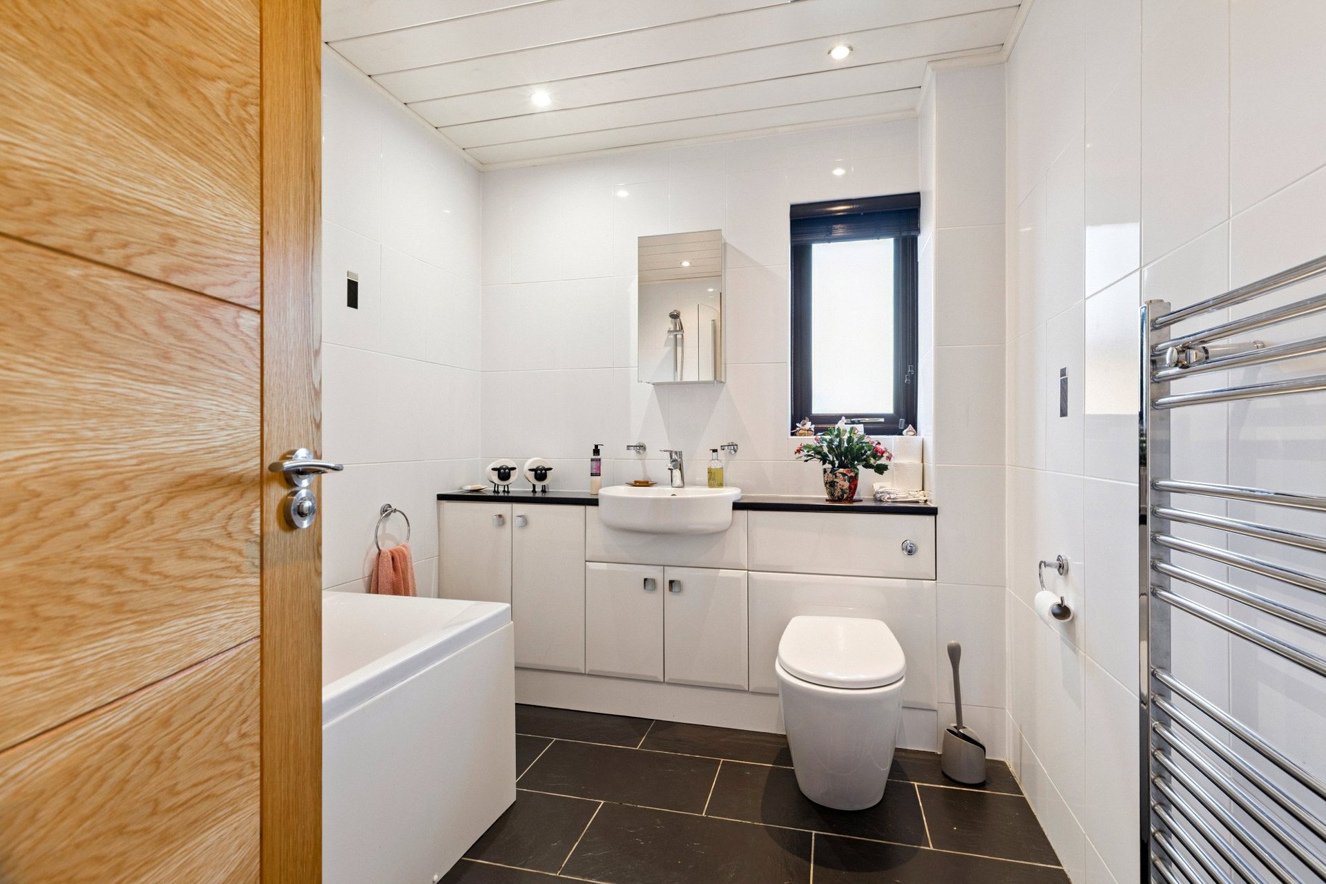 16 Waterside Avenue, Newton Mearns, Glasgow, G77 6TJ - Picture #41