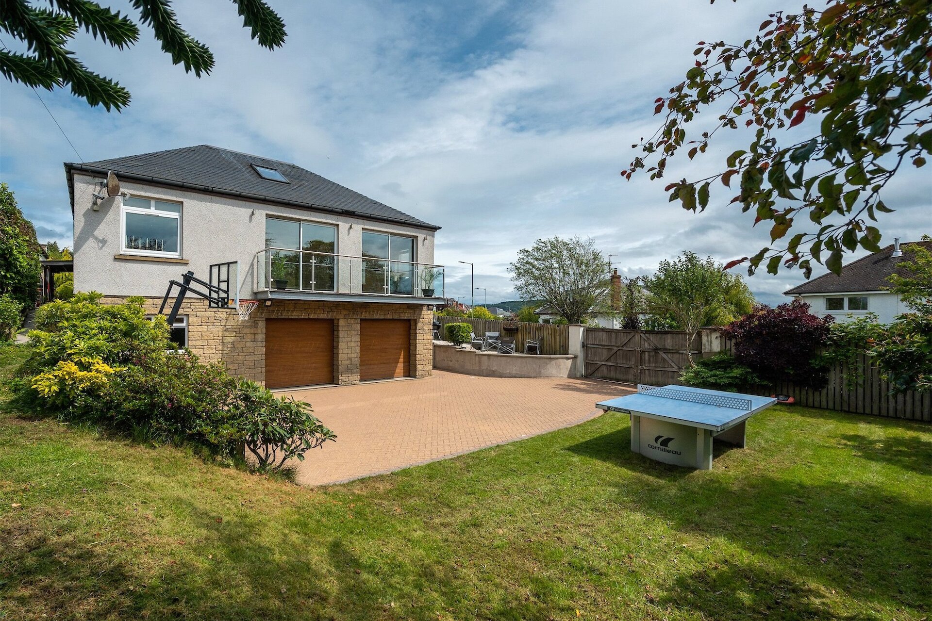 32 Oakbank Crescent, Perth, Perth and Kinross, PH1 1DF - Picture #1
