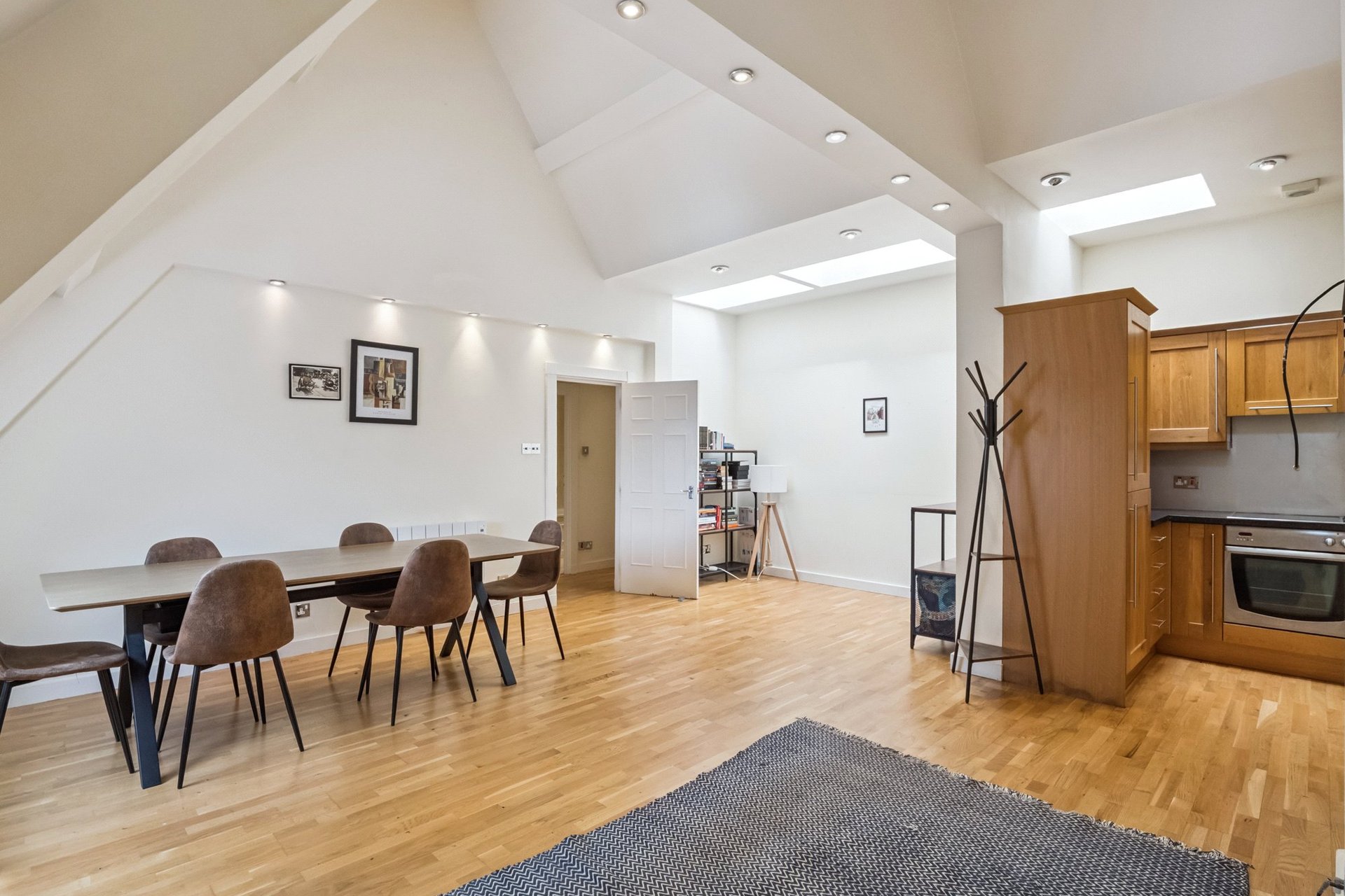 Flat 44, 5 Drummond Street, Edinburgh, Midlothian, EH8 9TT - Picture #3