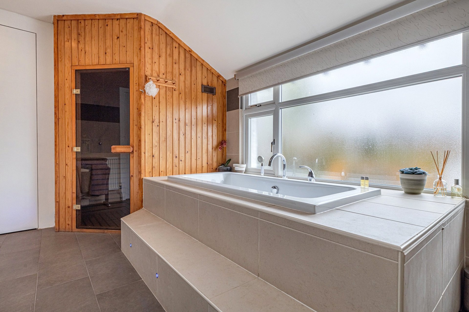Barcraig, Bankend Road, Bridge of Weir, Renfrewshire, PA11 3EU - Picture #50