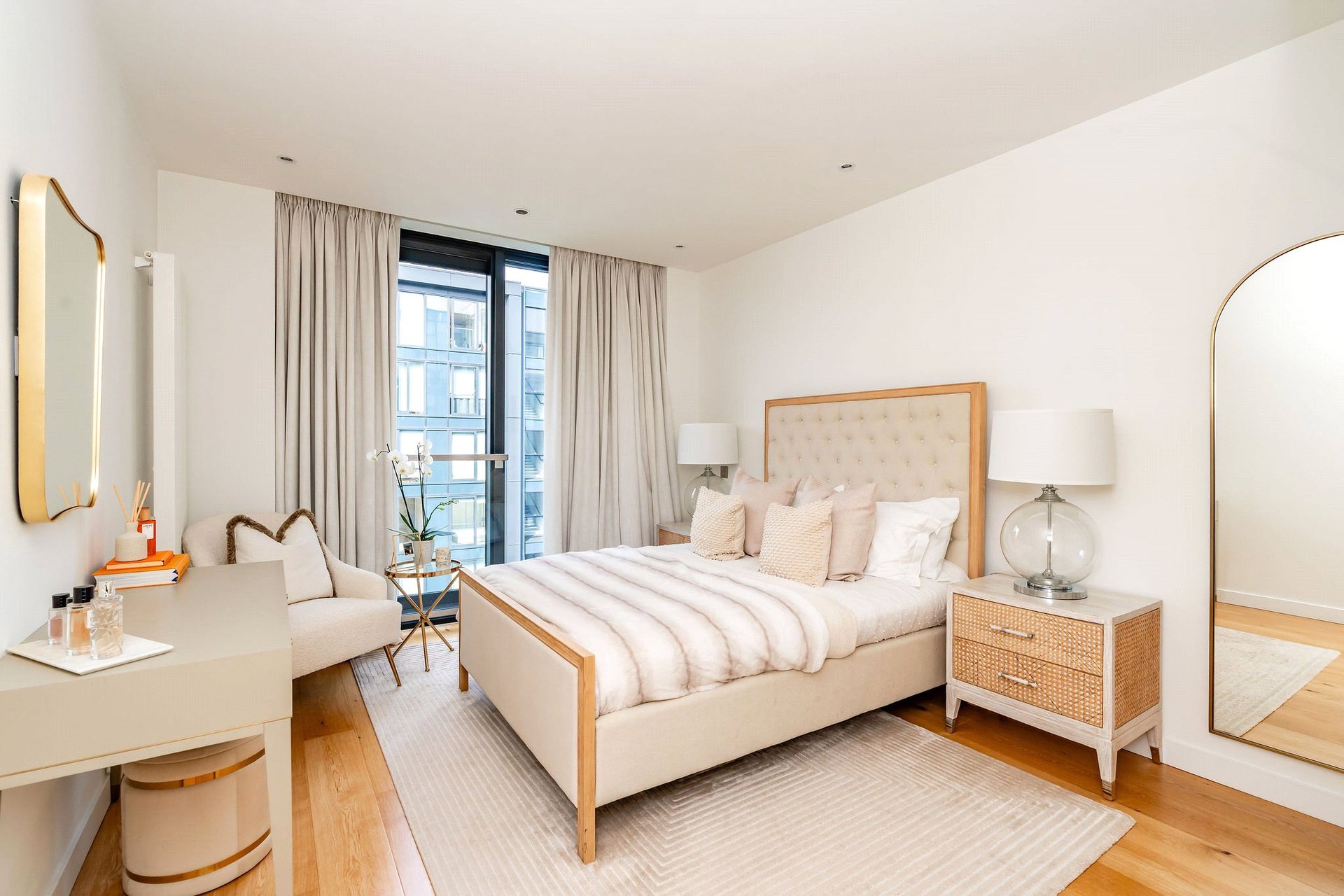 Flat 40, 7 Simpson Loan, Edinburgh, EH3 9GU - Picture #2