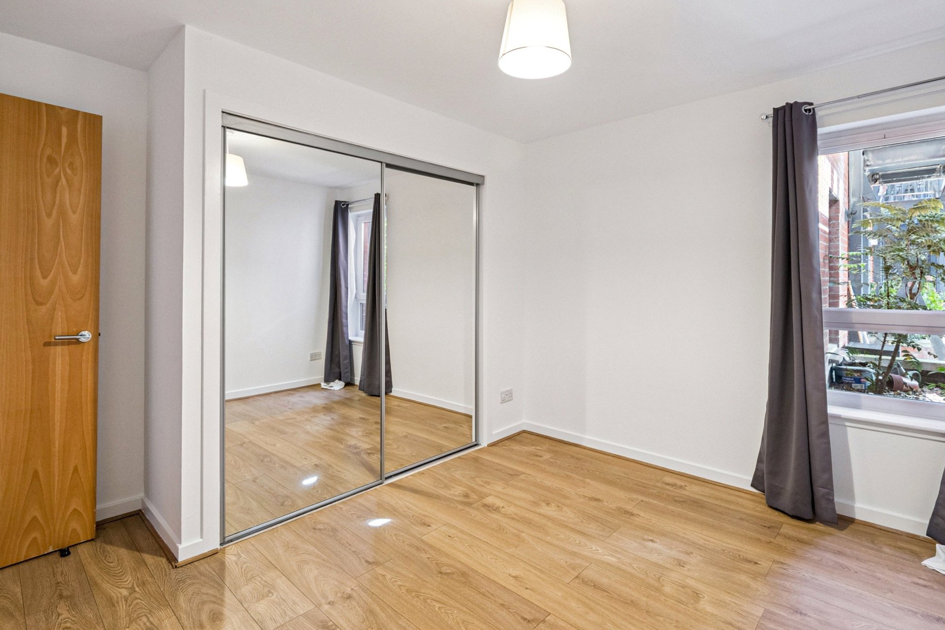 1, 8 Salamander Court, Leith, Edinburgh, EH6 7JN - Picture #5