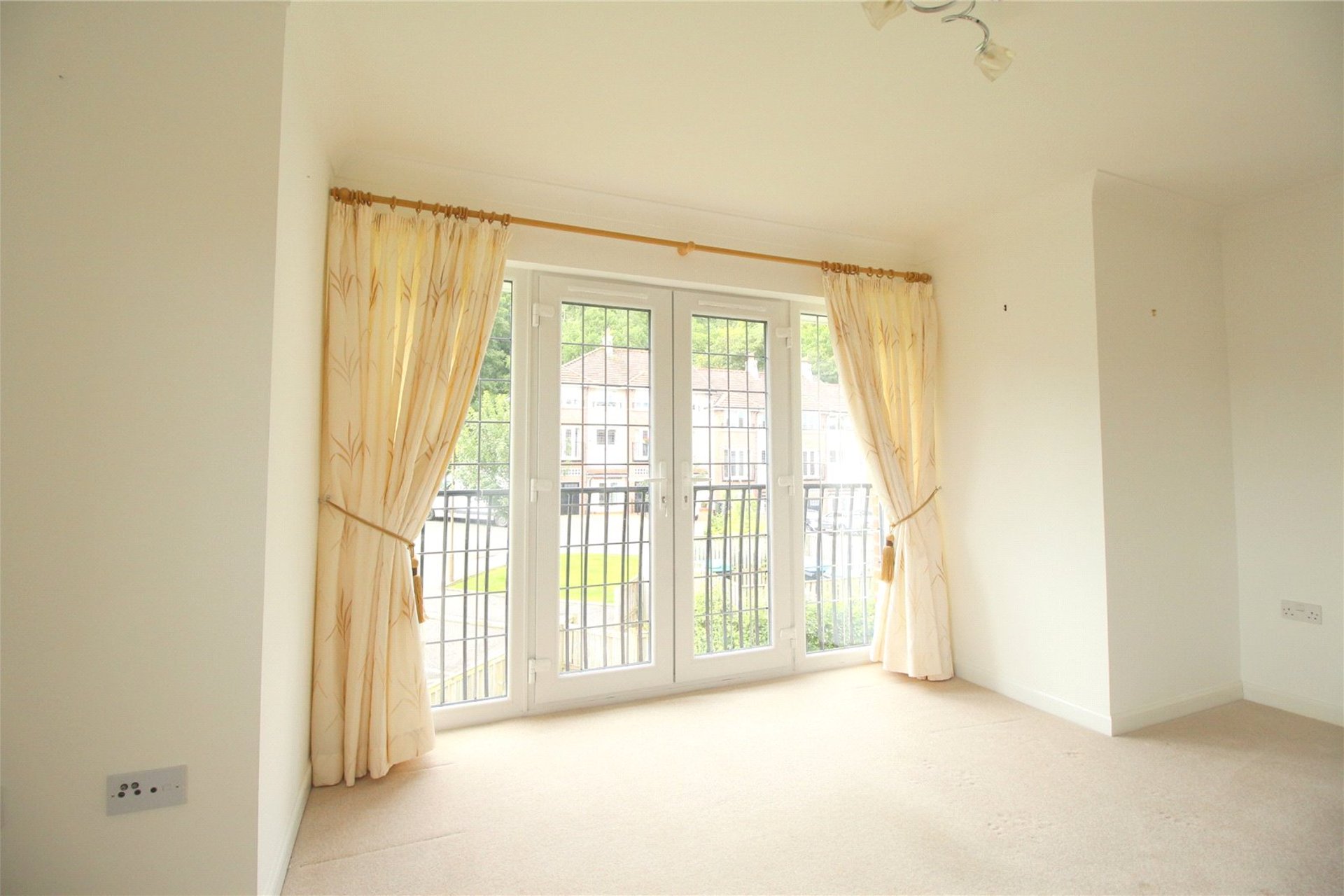 Flat 9, 41 Hillpark Grove, Edinburgh, EH4 7FB - Picture #3