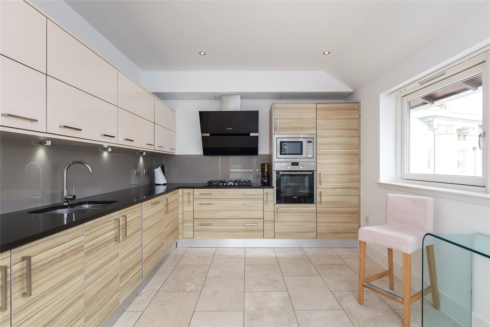 32 Brighouse Park Cross, Cramond, Edinburgh, EH4 6GZ - Picture #6