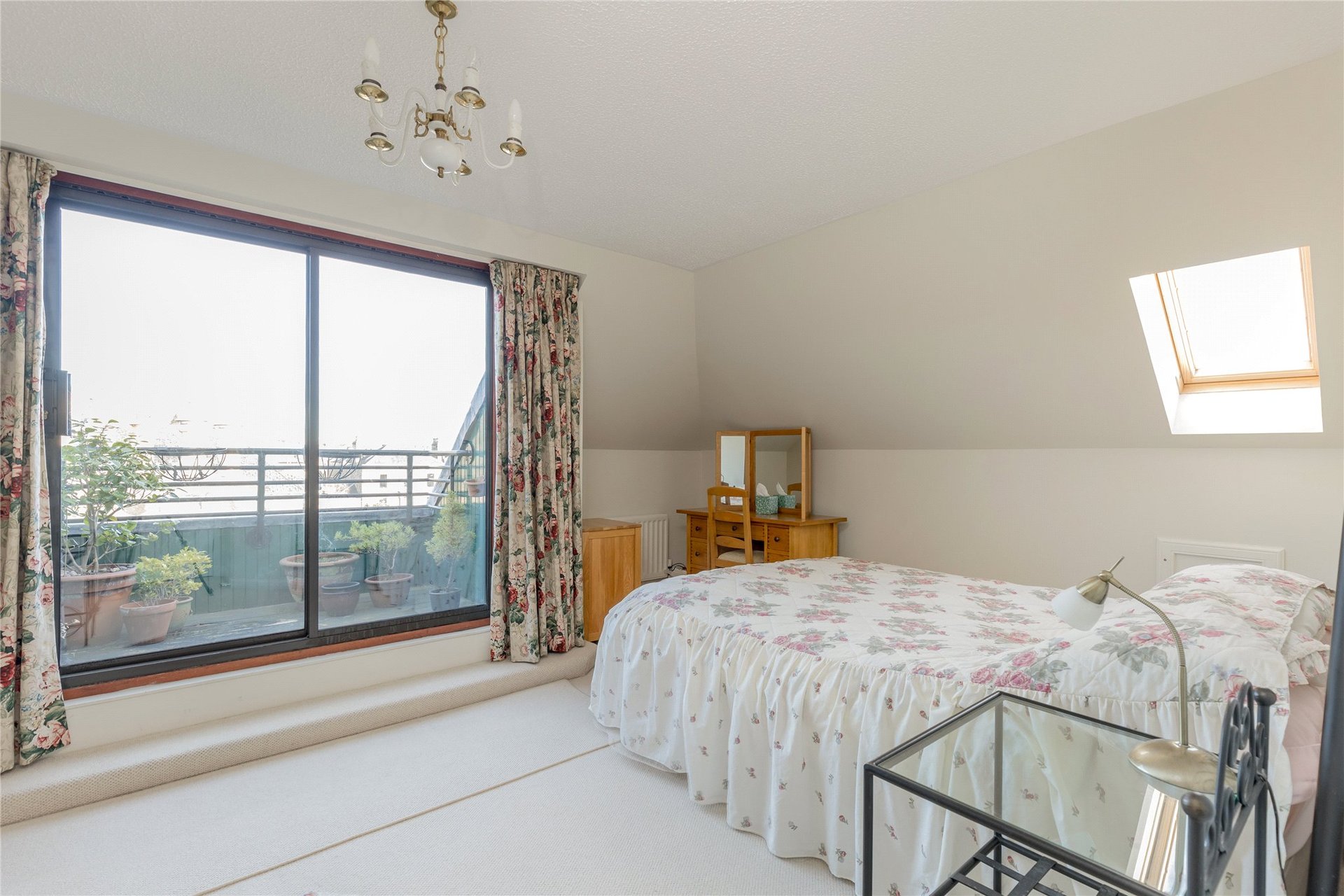19/9 South Gray Street, Newington, Edinburgh, EH9 1TE - Picture #13