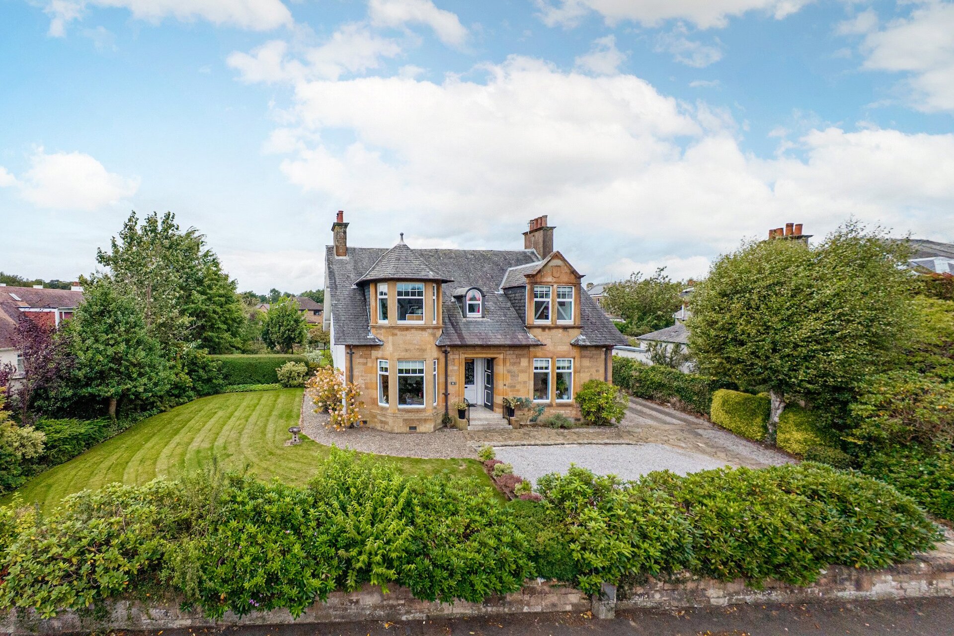 Knaresby, 6 Newton Avenue, Elderslie, Johnstone, PA5 9BB - Picture #1