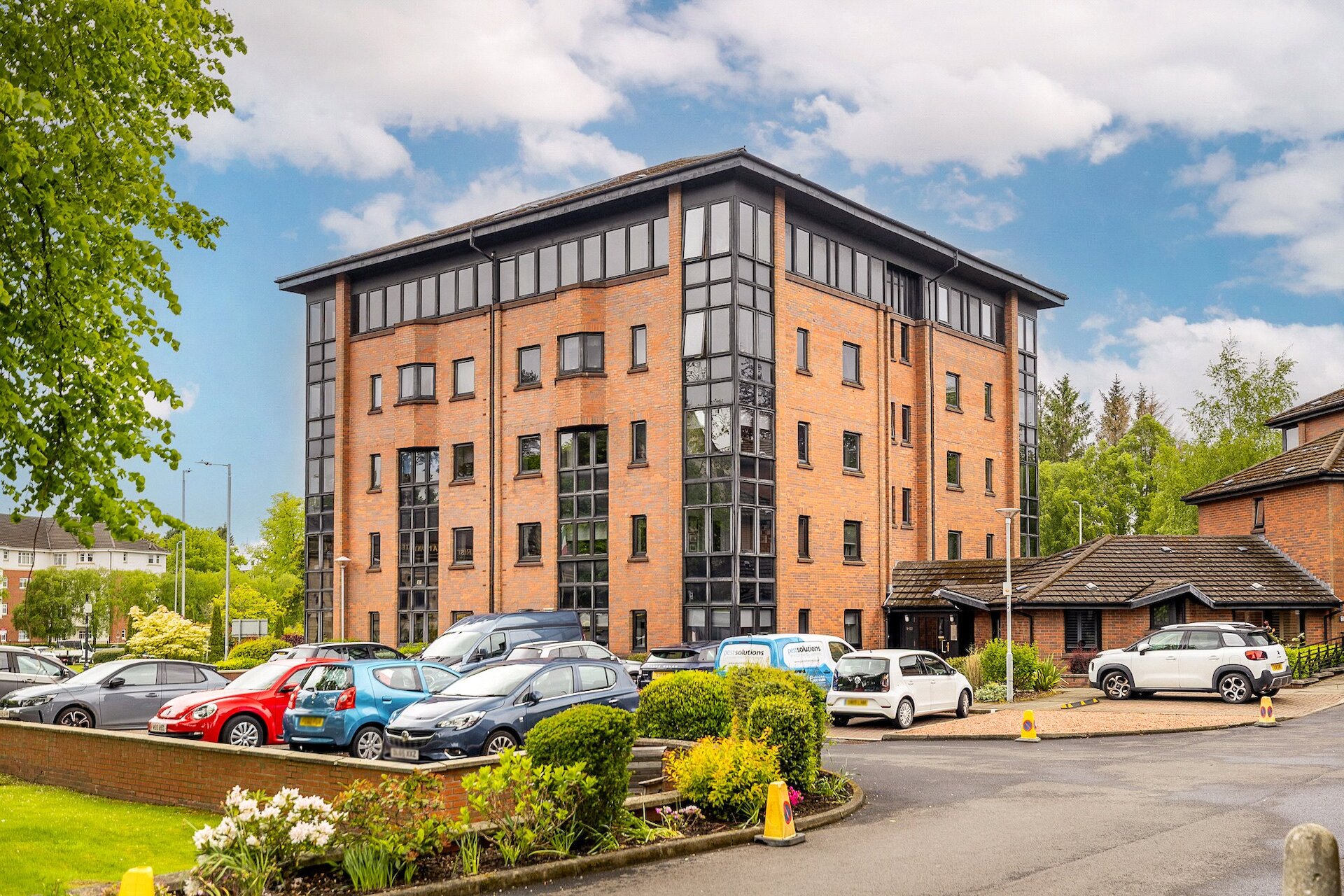 17 Mclaren Court, Fenwick Place, Giffnock, Glasgow, East Renfrewshire, G46 6UF - Picture #1