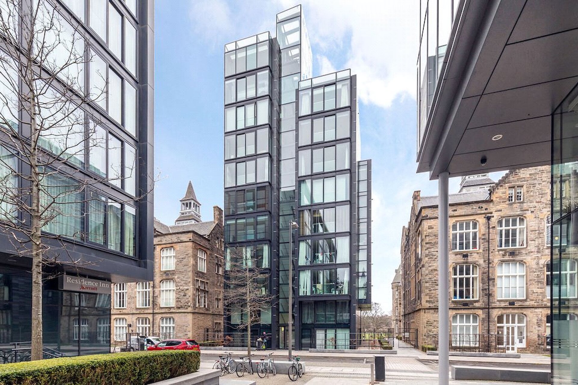 Flat 11, 21 Simpson Loan, Lauriston, Edinburgh, EH3 9GD - Picture #1
