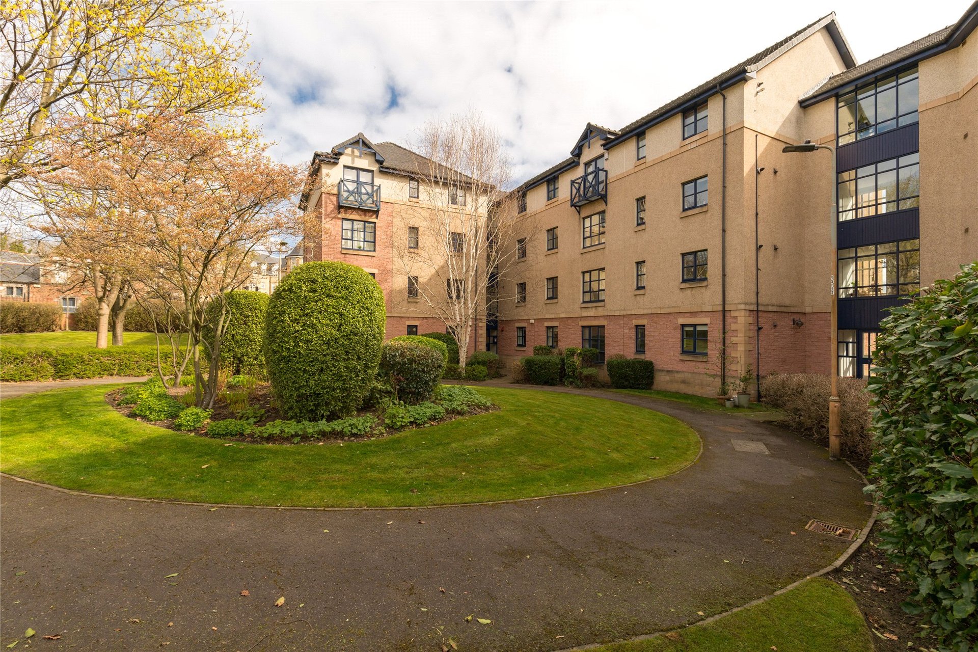 4/5 Russell Gardens, Edinburgh, Midlothian, EH12 5PG - Picture #14
