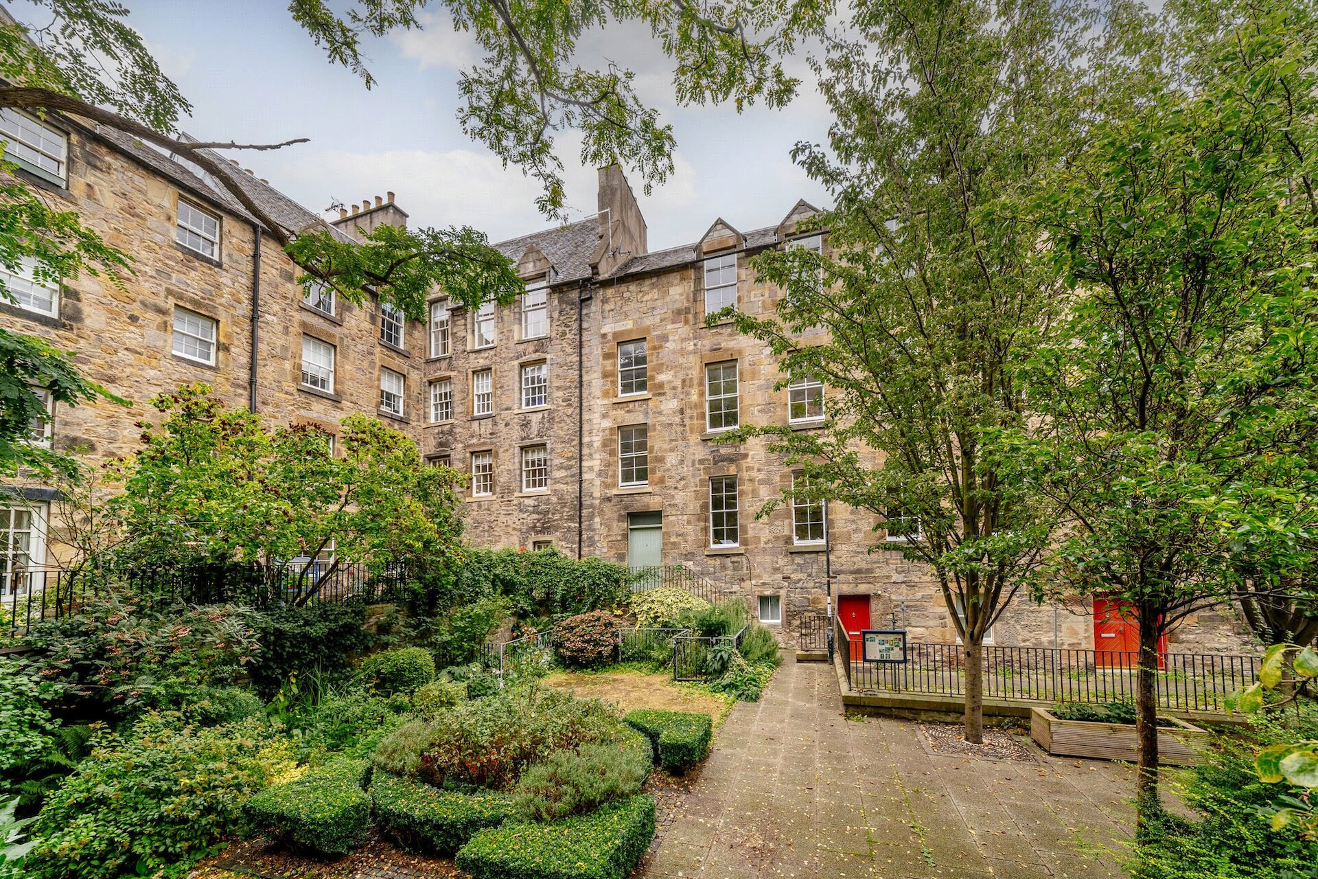 3/6 Coinyie House Close, Old Town, Edinburgh, EH1 1NL - Picture #1
