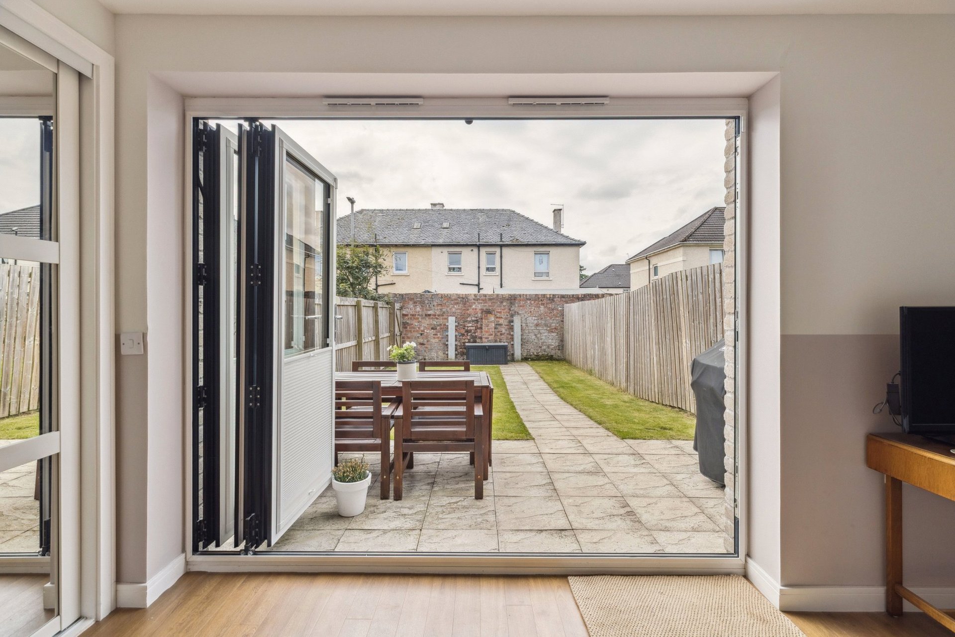 2 Greenknowe Court, Pollokshaws, Glasgow, G43 1FW - Picture #7