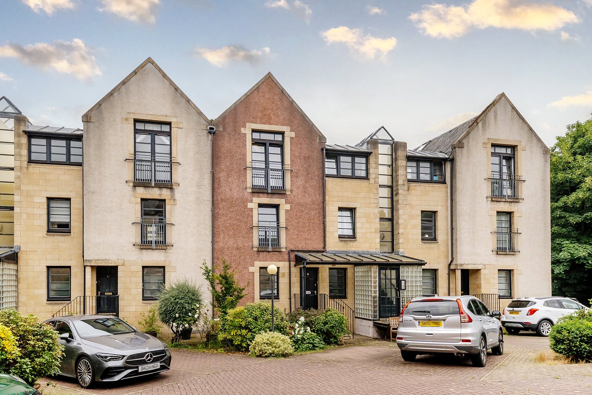 16 Coltbridge Millside, Edinburgh, EH12 6AP - Picture #1