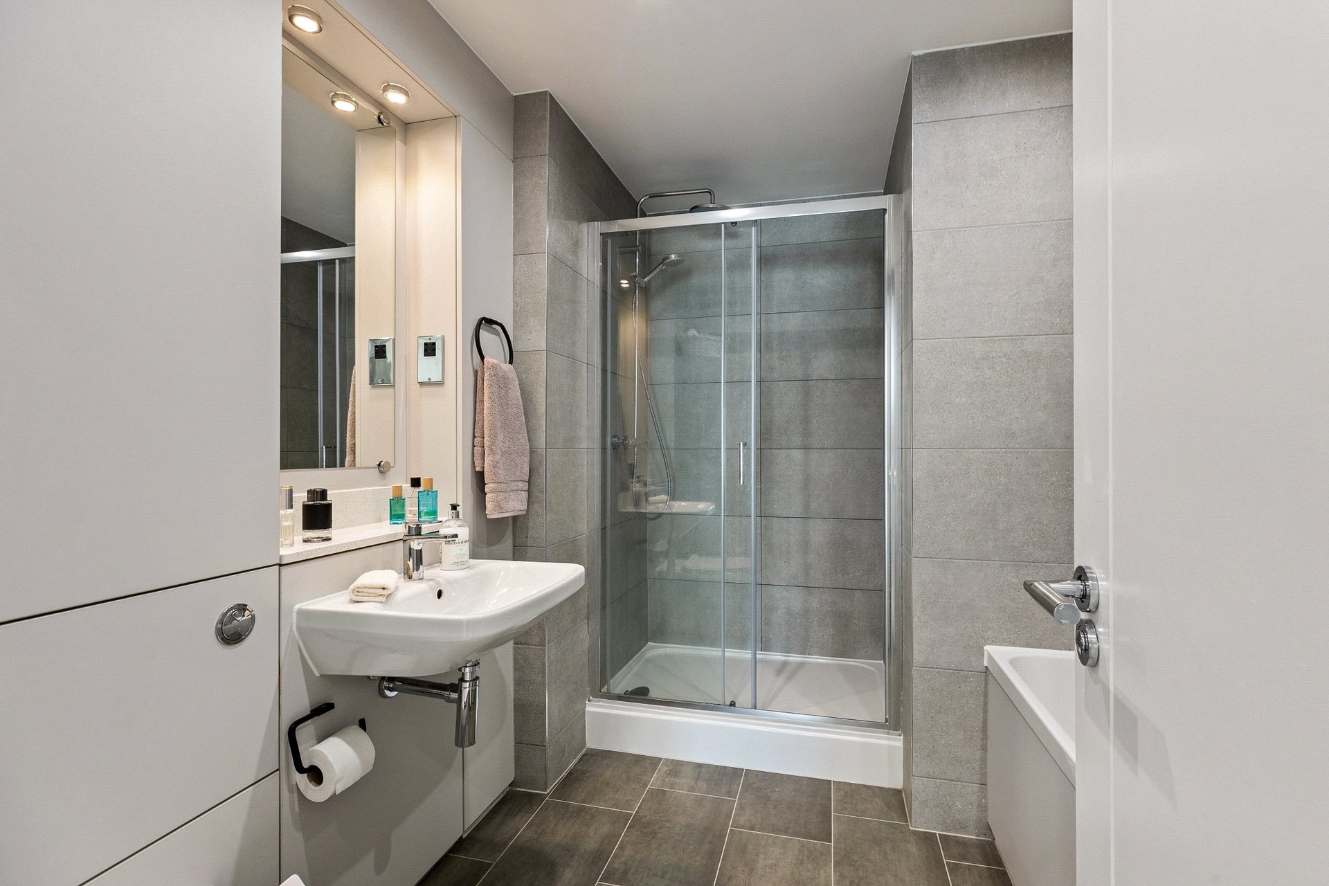Flat G/3, 2 Eastwoodhill Grove, Giffnock, Glasgow, G46 6BB - Picture #14