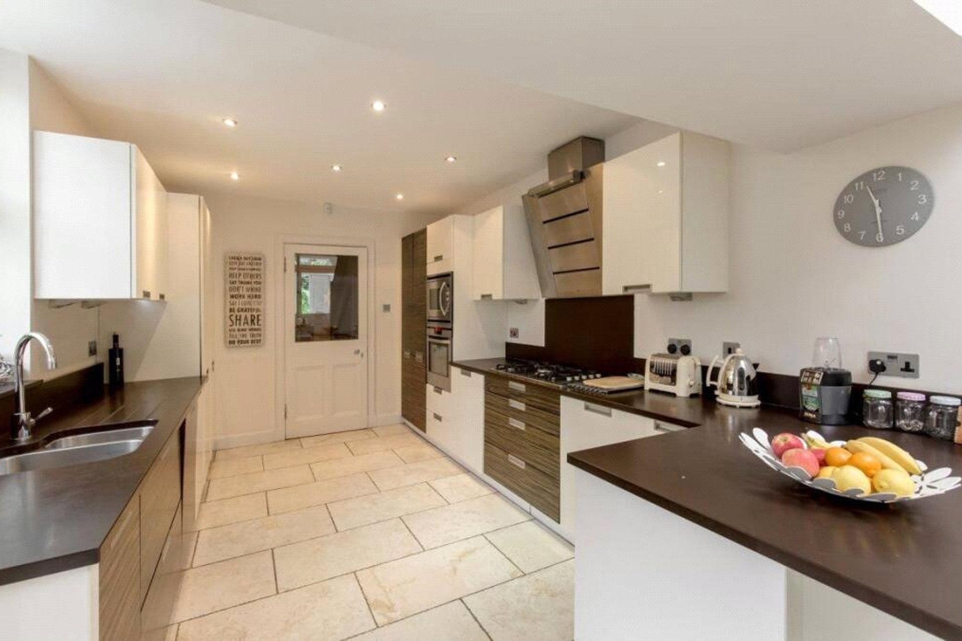 8 Murrayfield Gardens, Edinburgh, Midlothian, EH12 6DF - Picture #4
