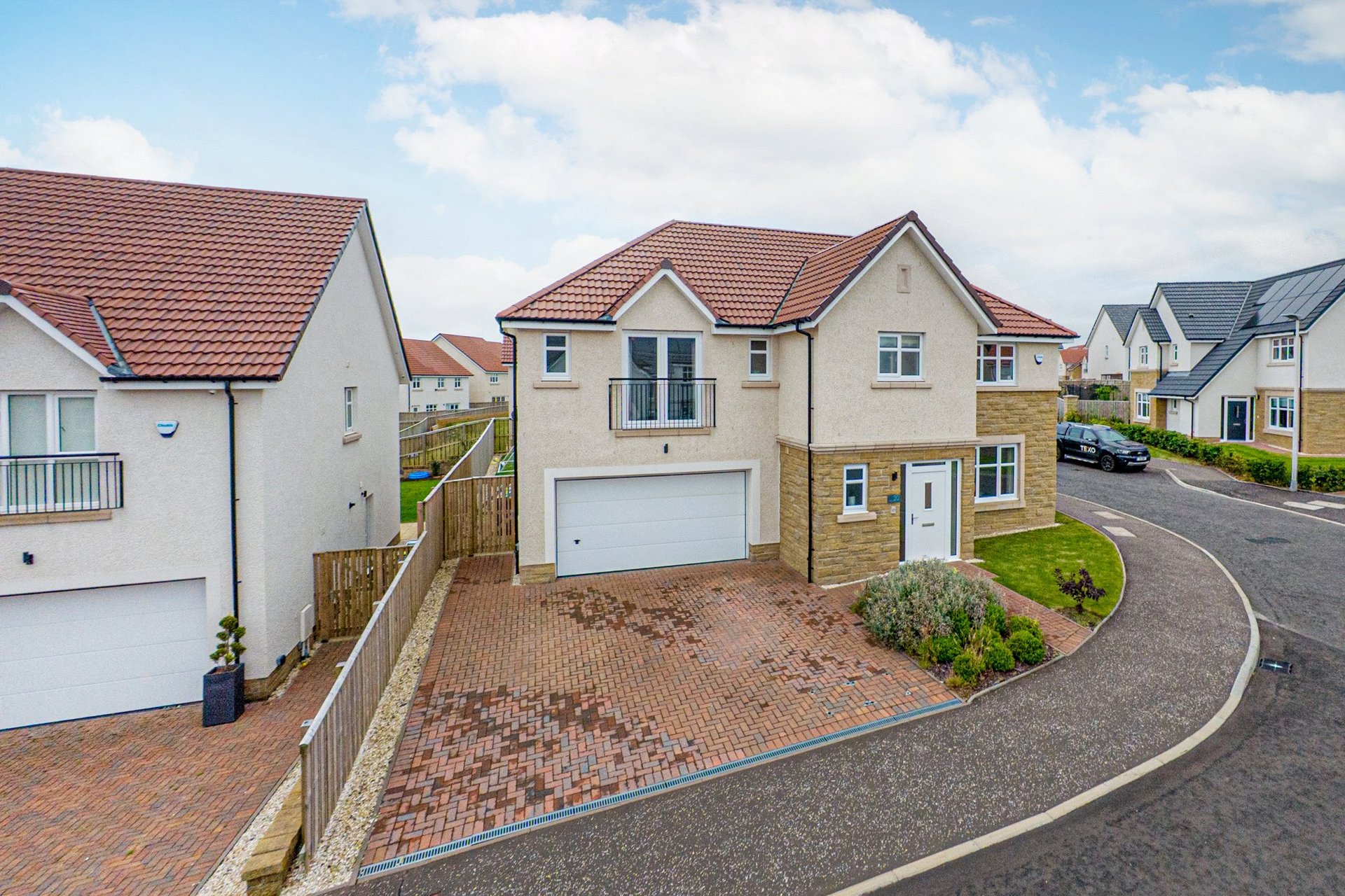 30 Sollas Gardens, Newton Mearns, Glasgow, East Renfrewshire, G77 5XD - Picture #2
