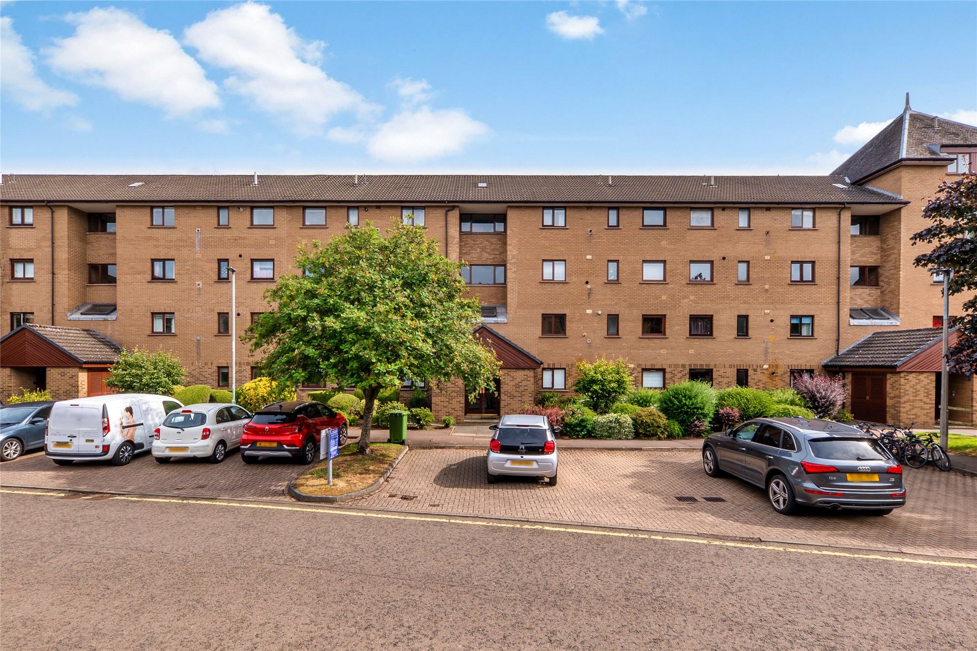 16/4 East Parkside, Holyrood, Edinburgh, EH16 5XL - Picture #18