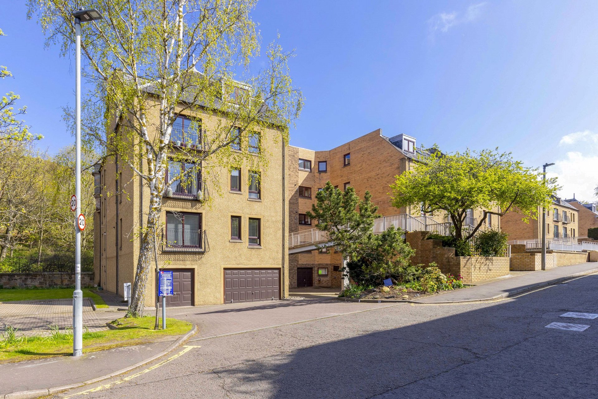 19/3 East Parkside, Edinburgh, EH16 5XN - Picture #1