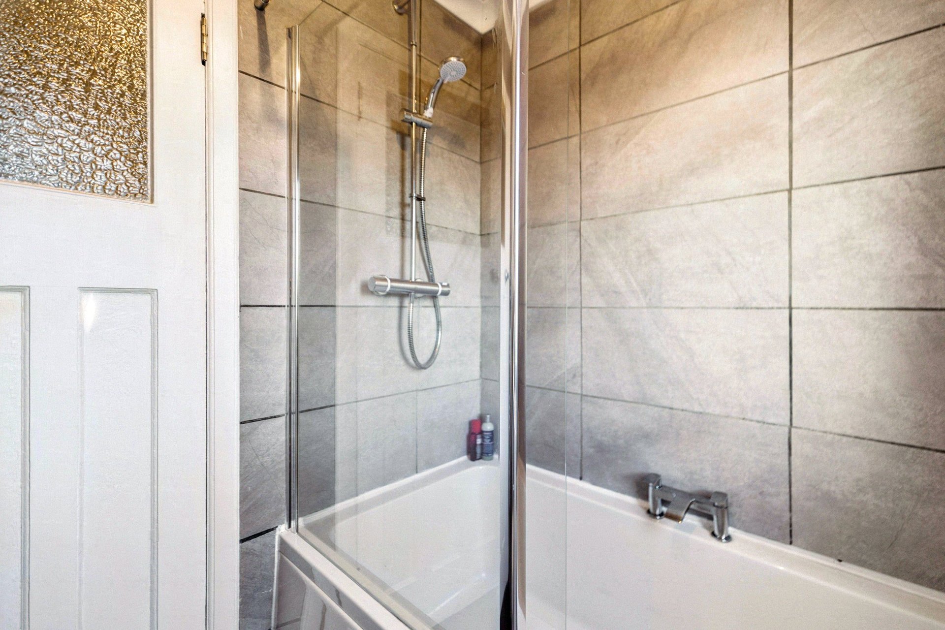 15 Braeside Avenue, Milngavie, G62 6LH - Picture #17