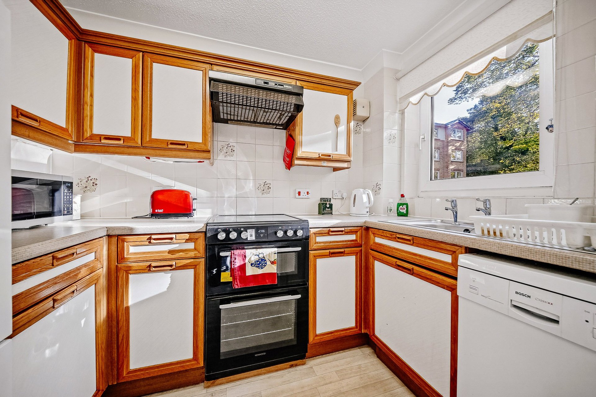 Queens Court, 16/2 Queen's Road, Blackhall, Edinburgh, EH4 2BY - Picture #10