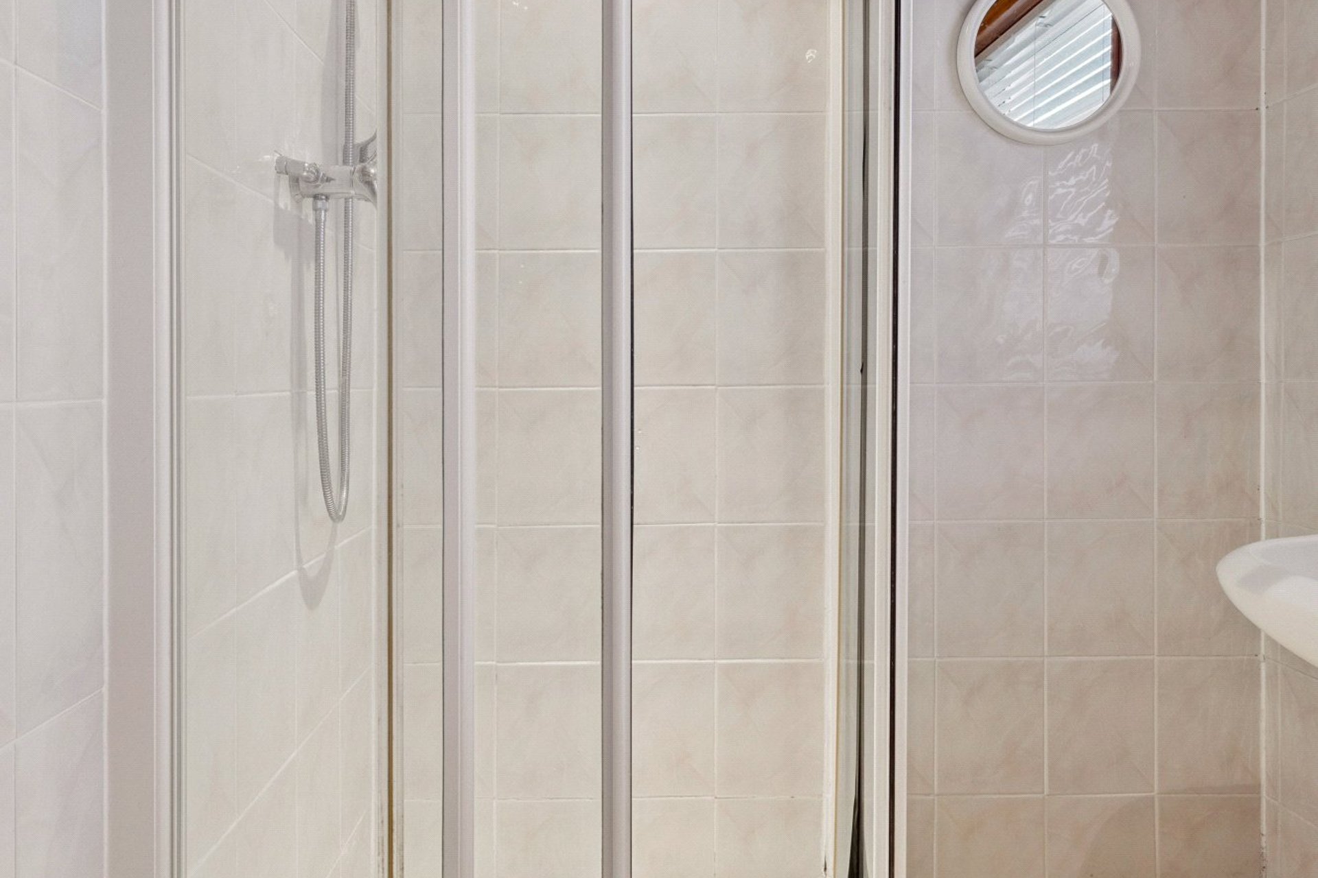 29 Hawthorn Avenue, Bearsden, G61 3NG - Picture #22