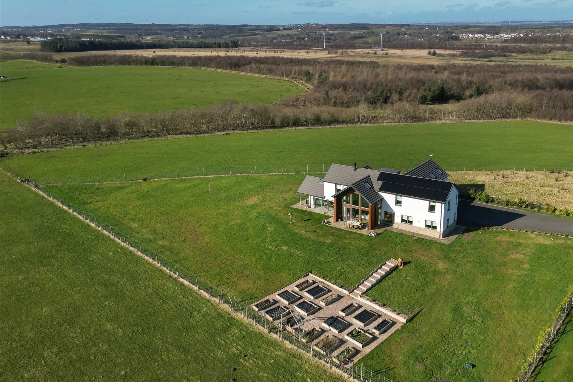 Bella Vista, 15 Longford Crofts, West Calder, West Lothian, EH55 8FD - Picture #2