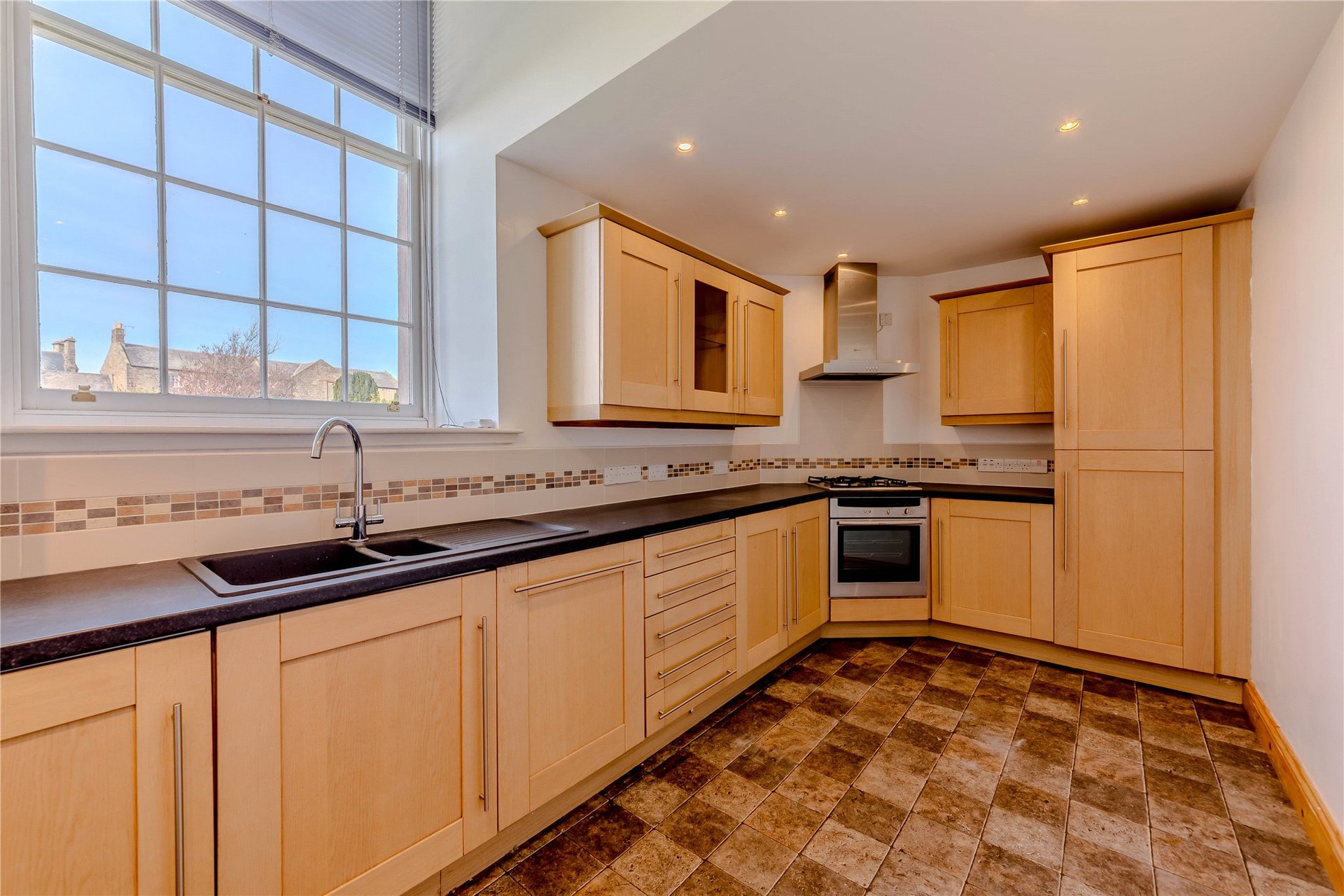 5B Ravensdowne, Berwick-upon-Tweed, Northumberland, TD15 1HX - Picture #4