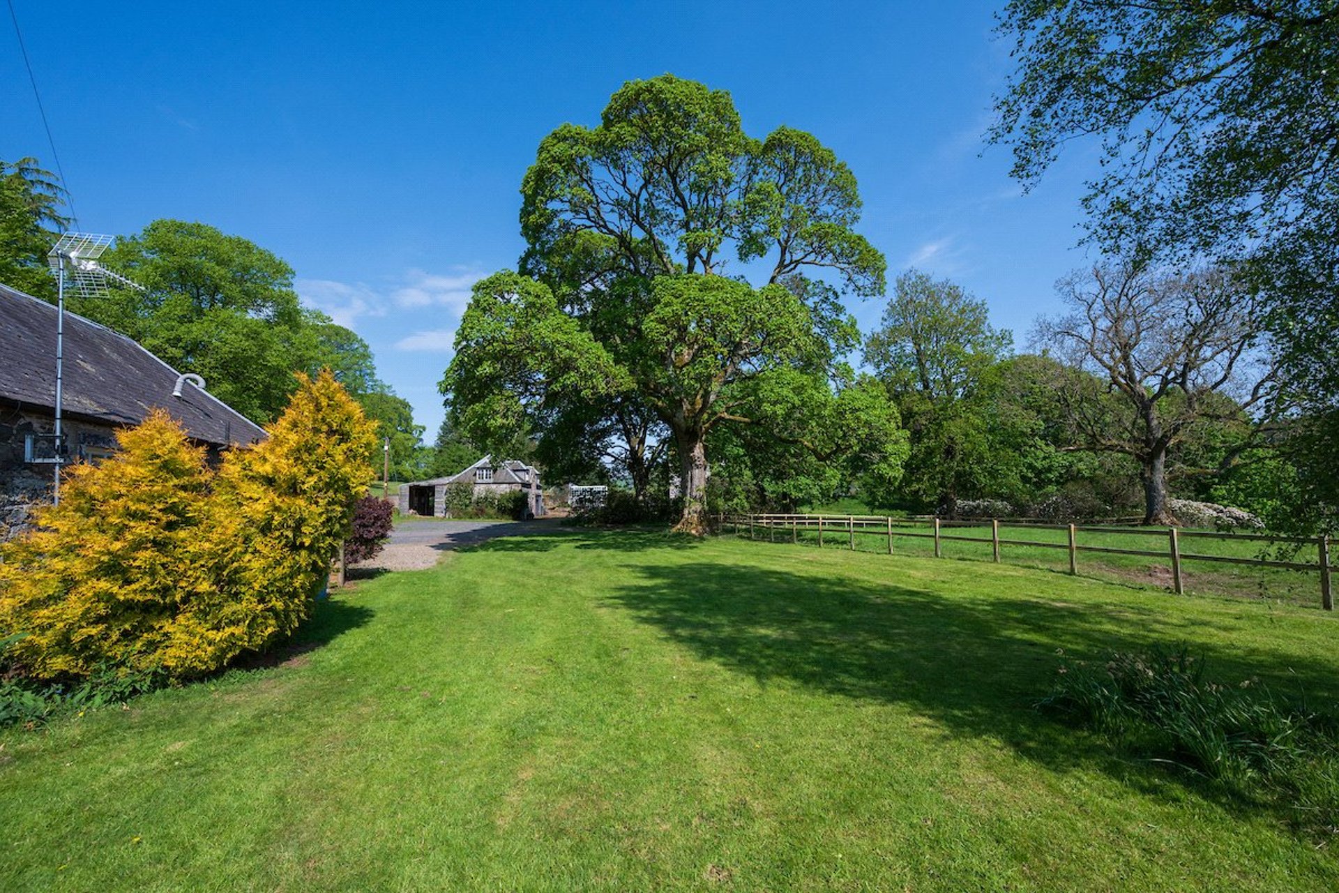 Lot 2 - Edmonston Lodge, Candymill Road, Biggar, South Lanarkshire, ML12 6QY - Picture #23