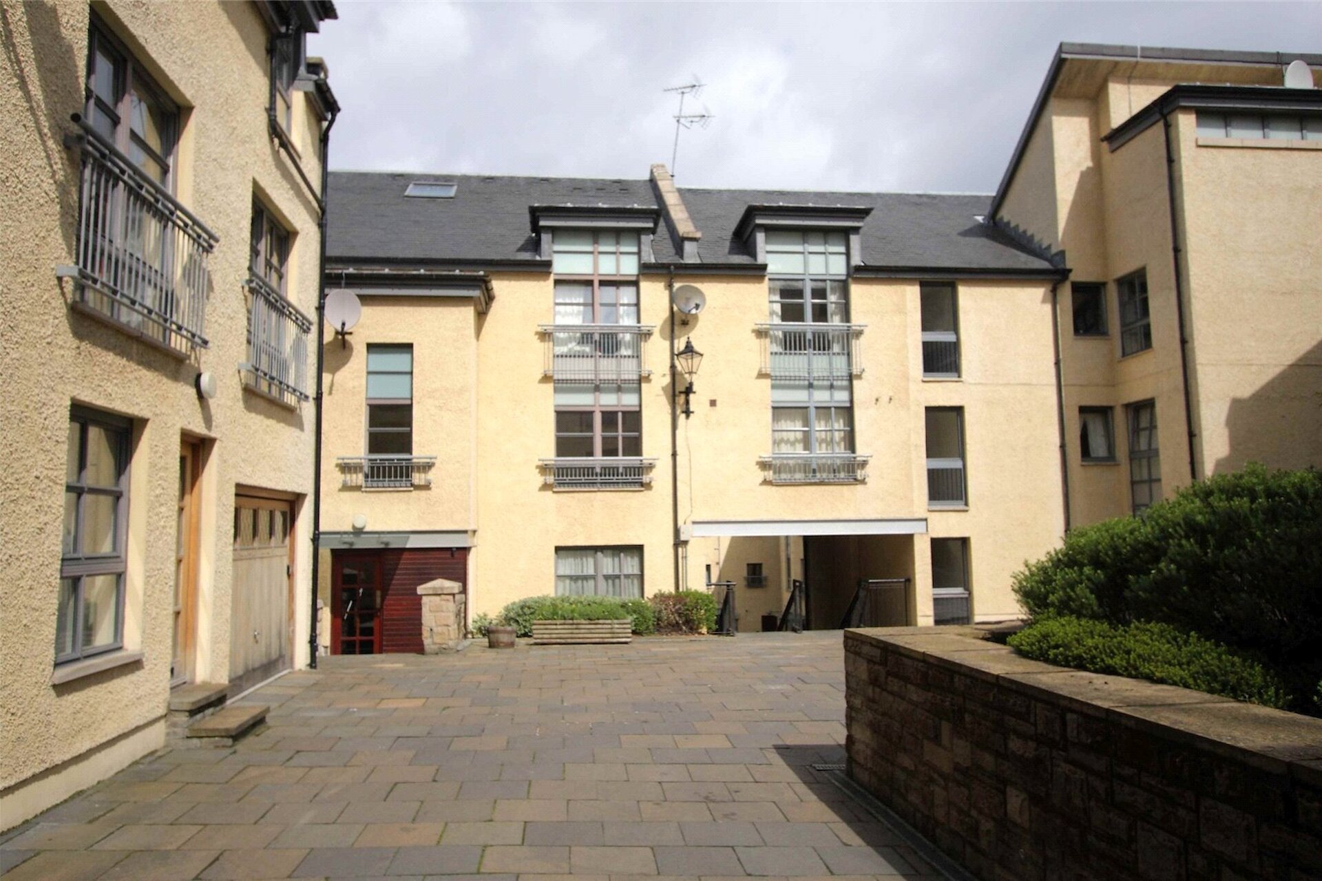 20/1 Old Tolbooth Wynd, Old Town, Edinburgh, EH8 8EQ - Picture #1