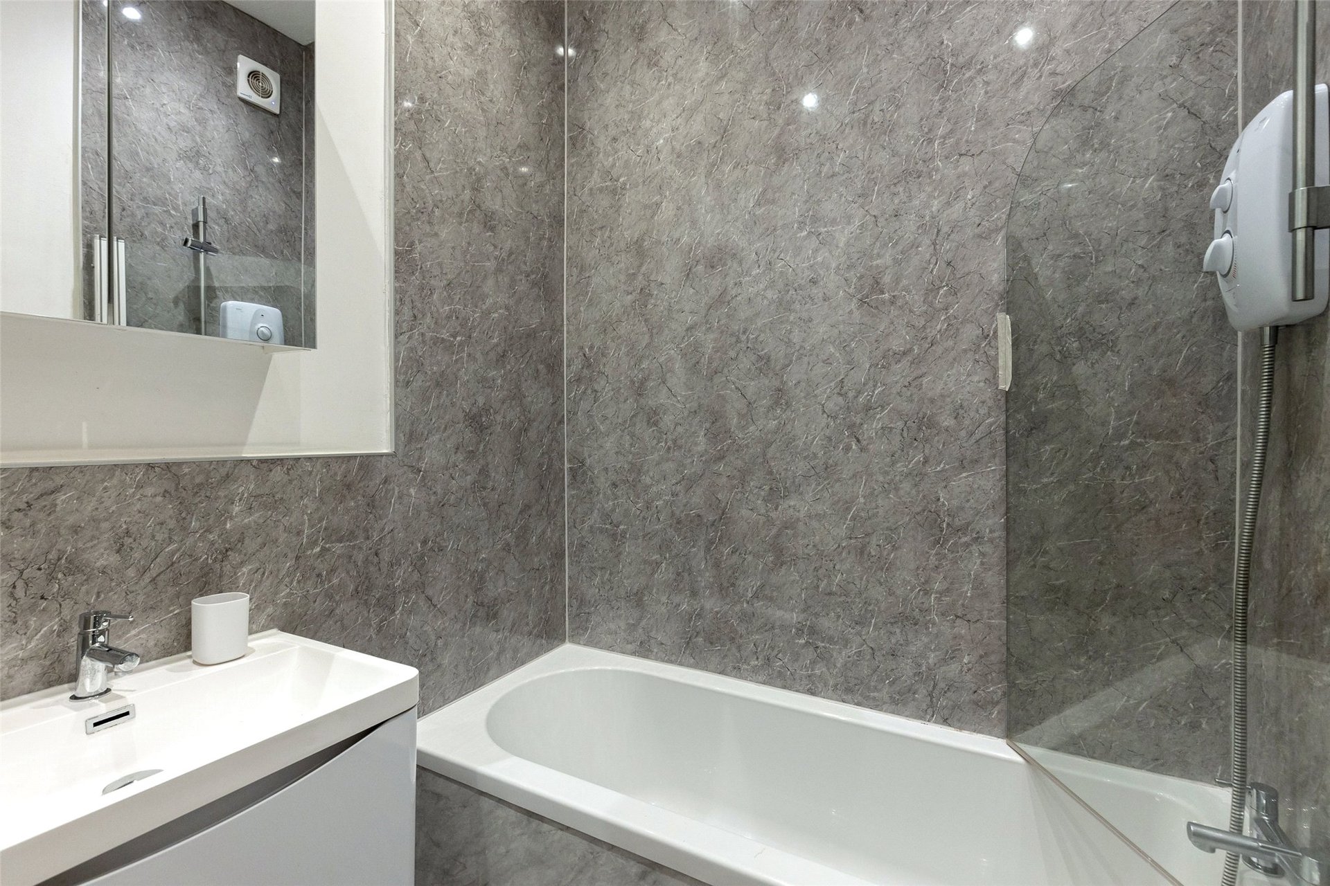 15/2 Clerk Street, Edinburgh, EH8 9JH - Picture #13