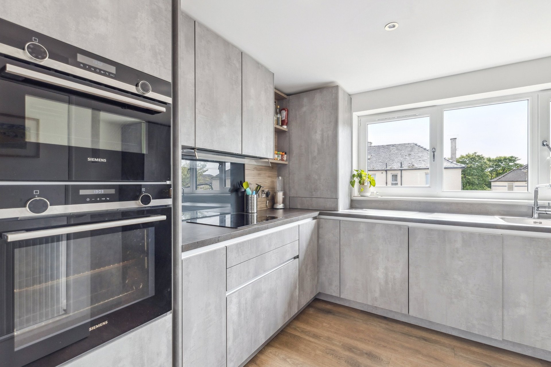 1 Greenknowe Court, Glasgow, G43 1FW - Picture #9