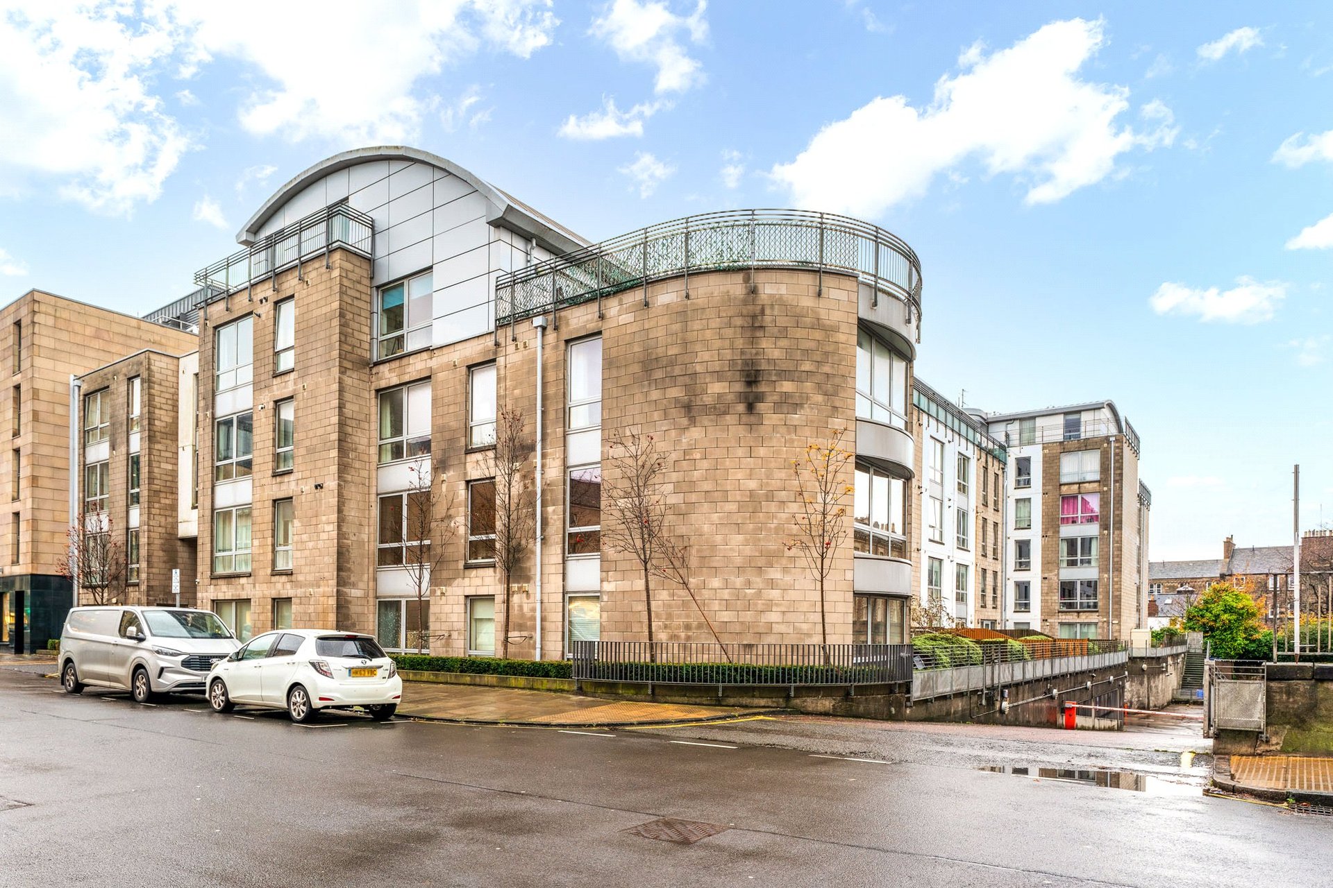 42/12 Gardner's Crescent, Edinburgh, Midlothian, EH3 8DG - Picture #2