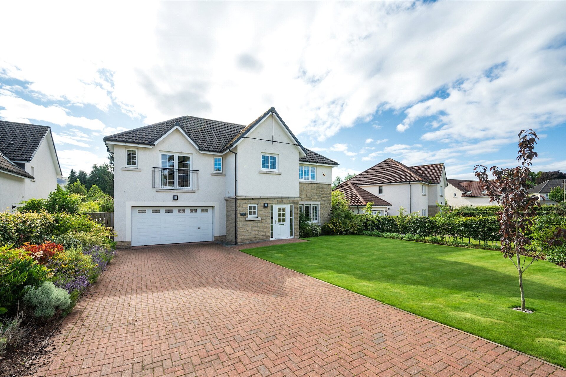 Newcraig, 53 Abbey Park, Auchterarder, PH3 1EN - Picture #1